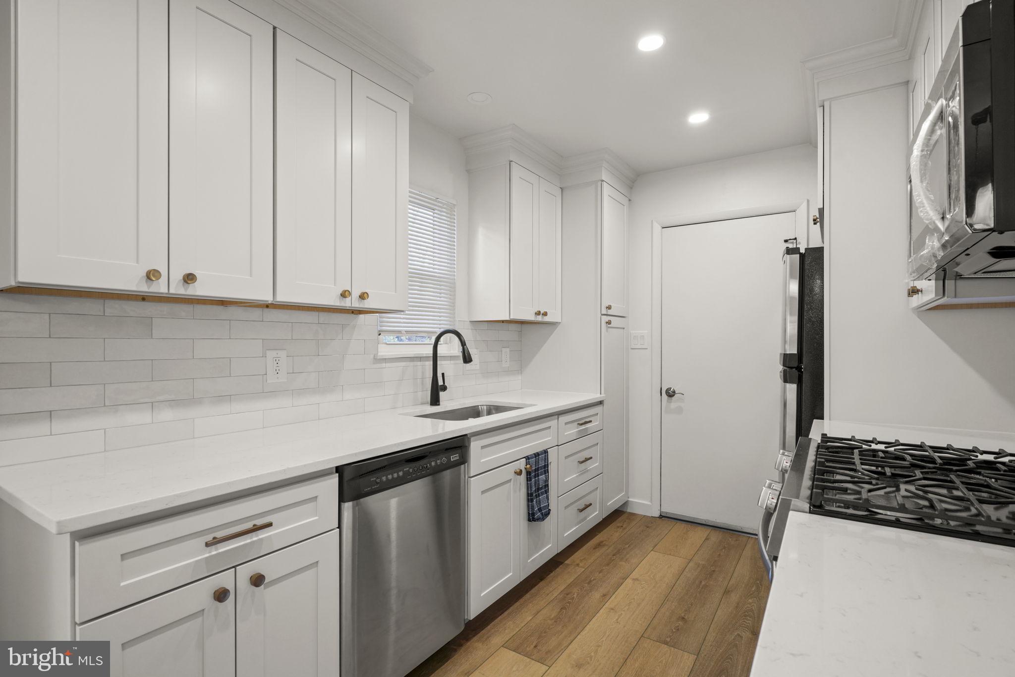 LANDHAVEN - Residential