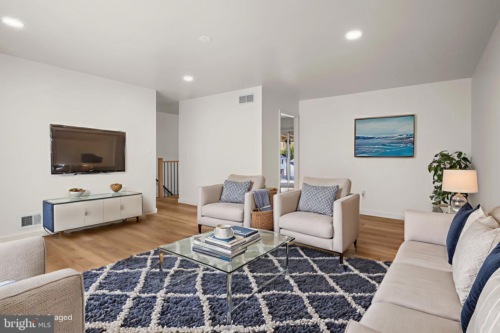 LANDHAVEN - Residential