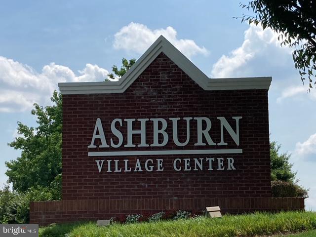 ASHBURN VILLAGE - Residential Lease