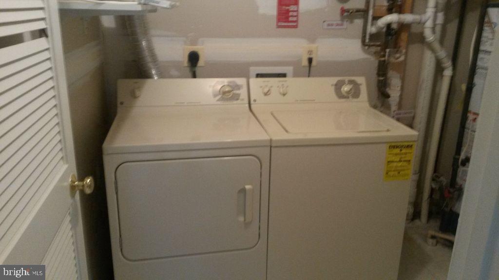 ASHBURN VILLAGE - Residential Lease