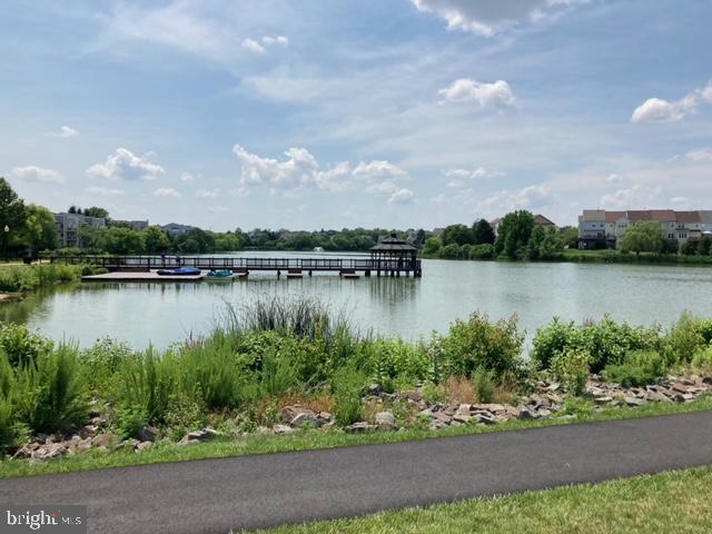 ASHBURN VILLAGE - Residential Lease