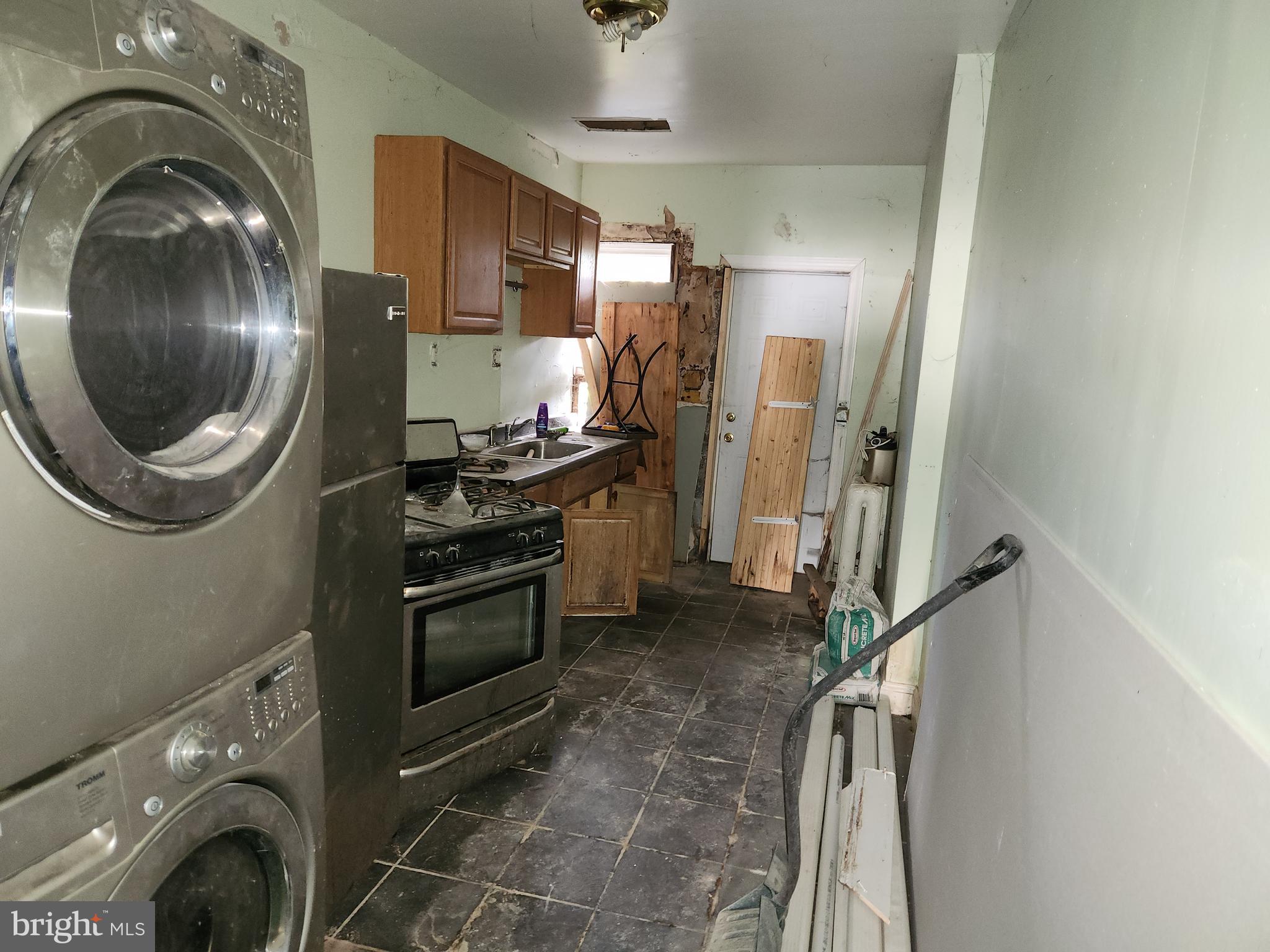 SANDTOWN-WINCHESTER - Residential