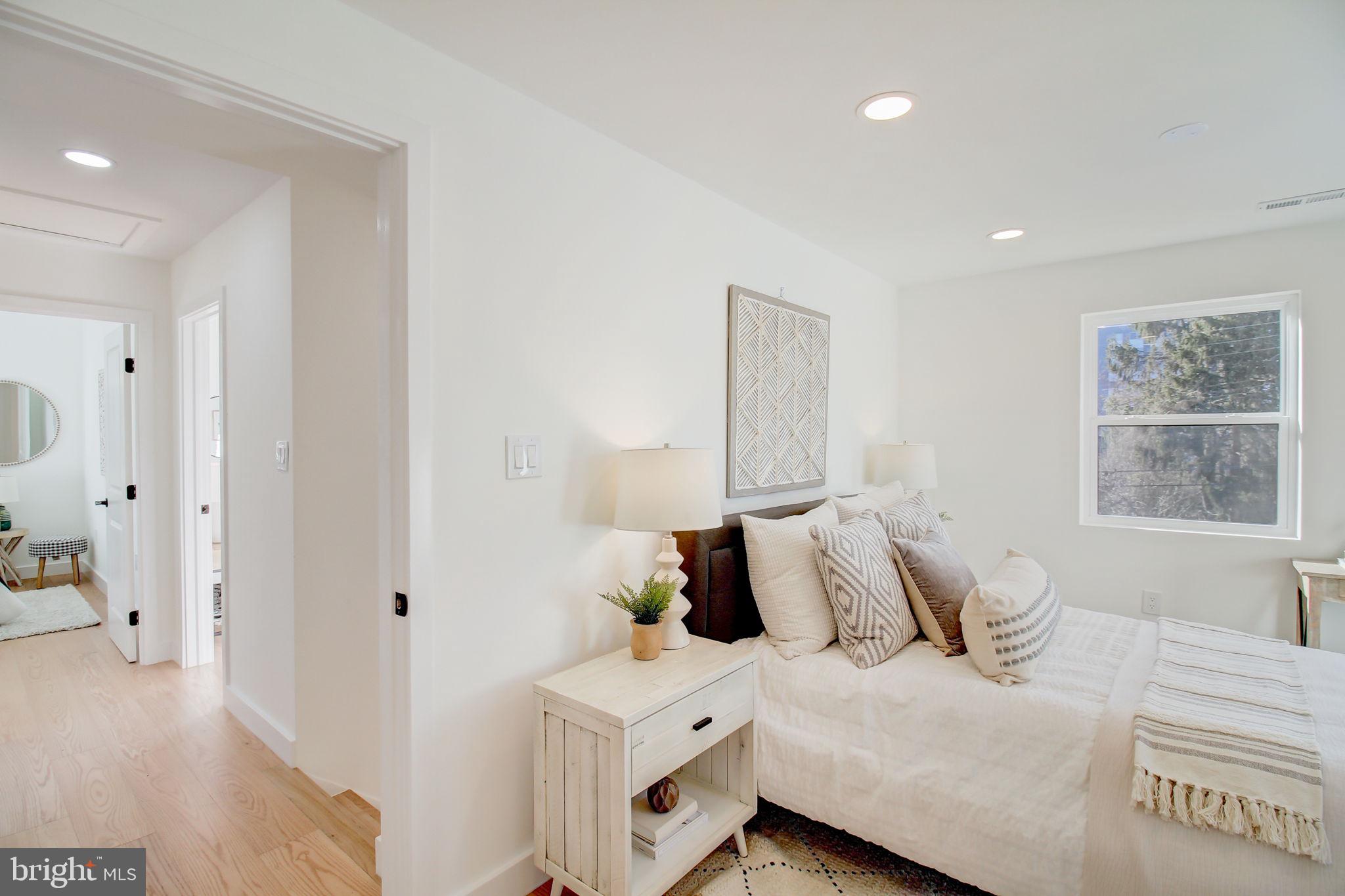 CAROLE HIGHLANDS - Residential