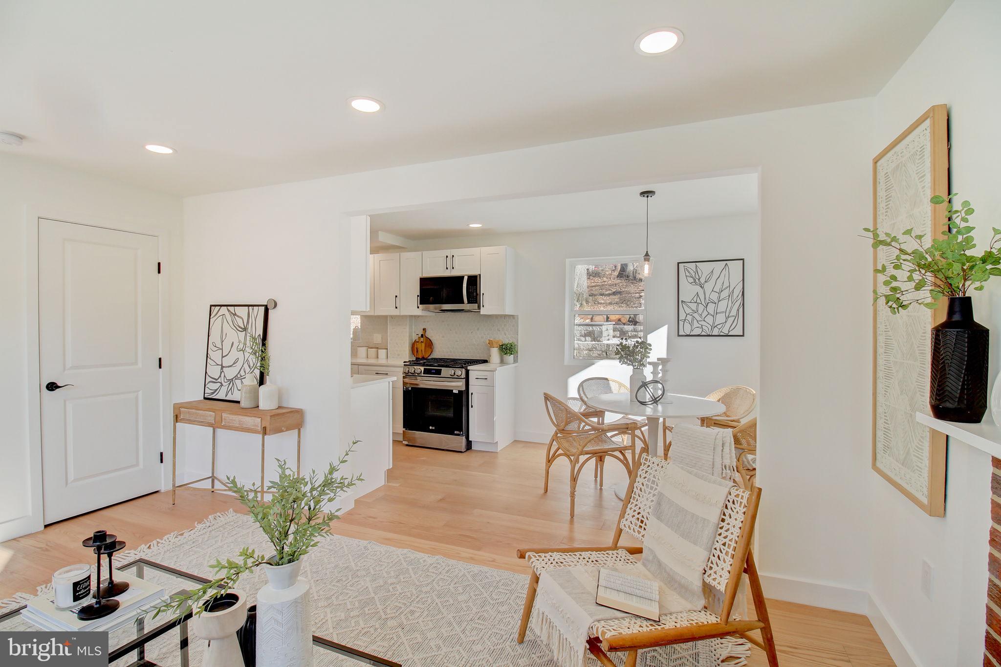 CAROLE HIGHLANDS - Residential