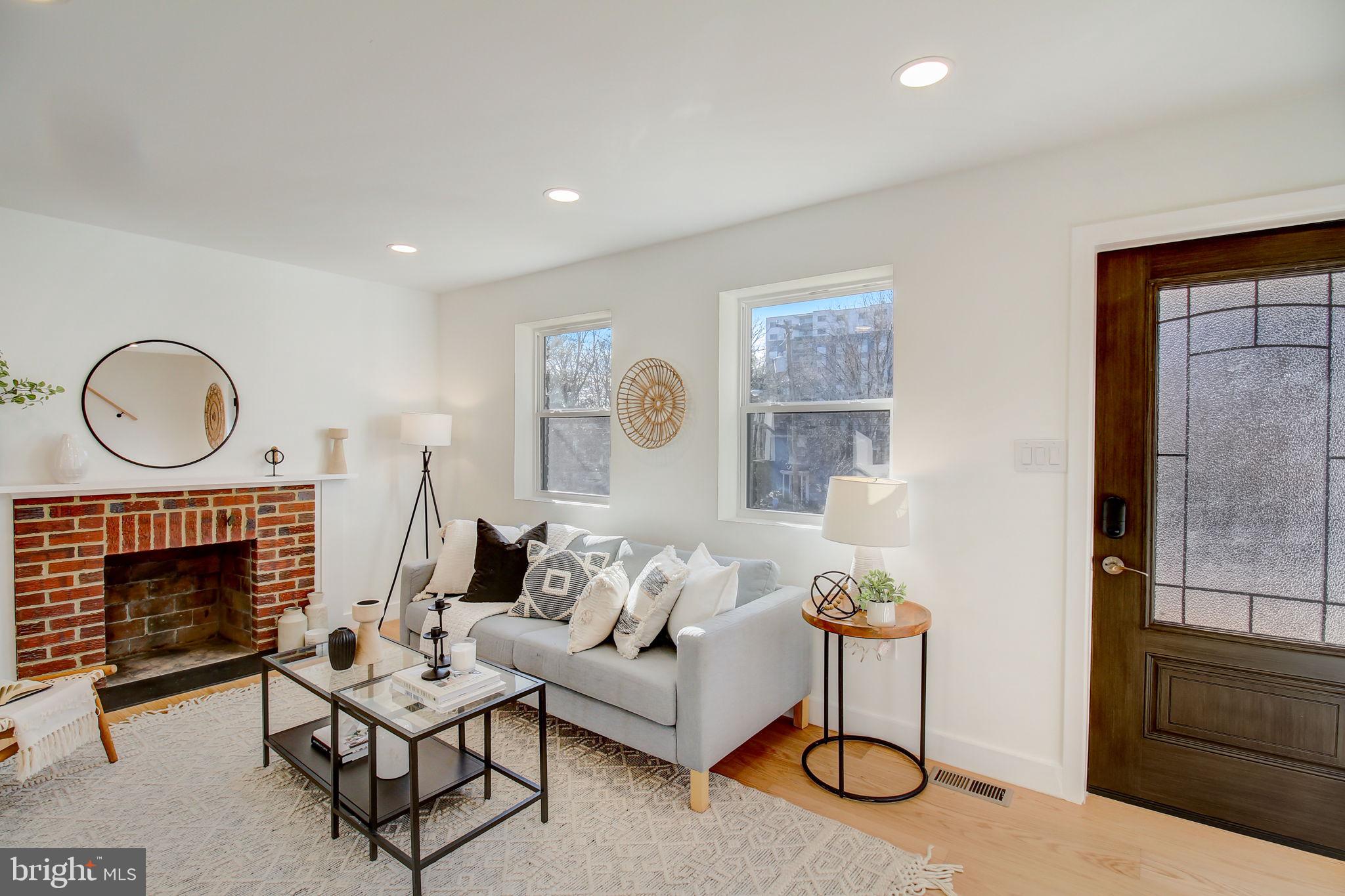 CAROLE HIGHLANDS - Residential