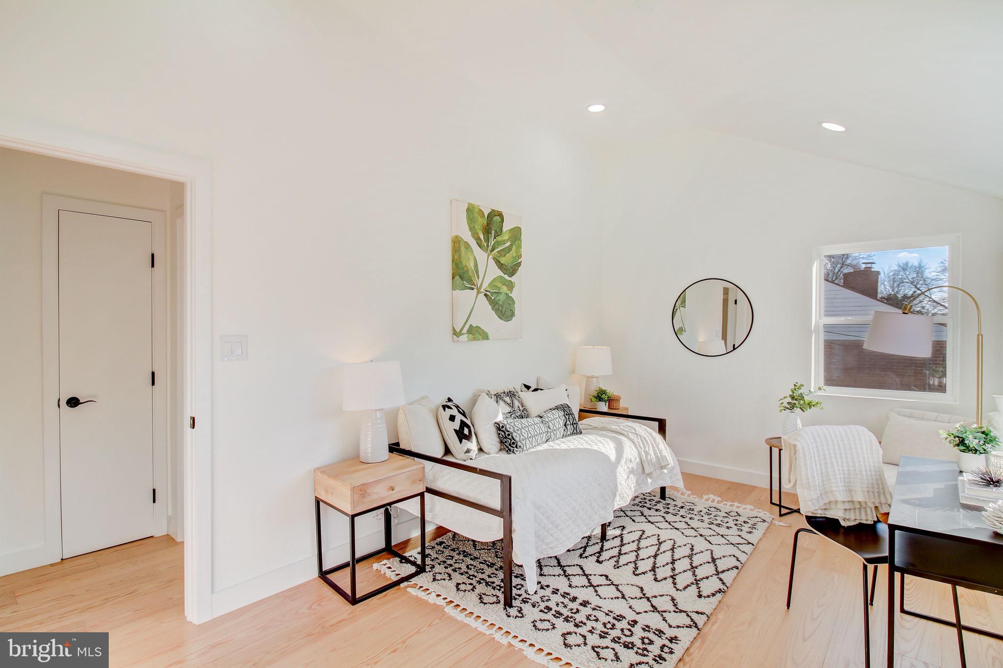 CAROLE HIGHLANDS - Residential