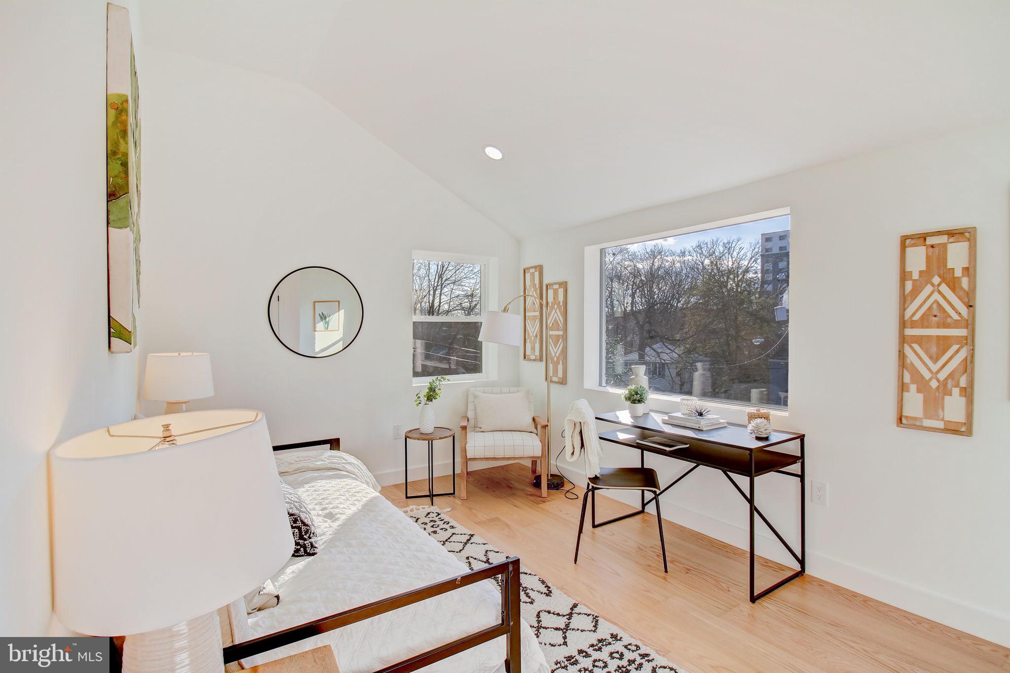 CAROLE HIGHLANDS - Residential