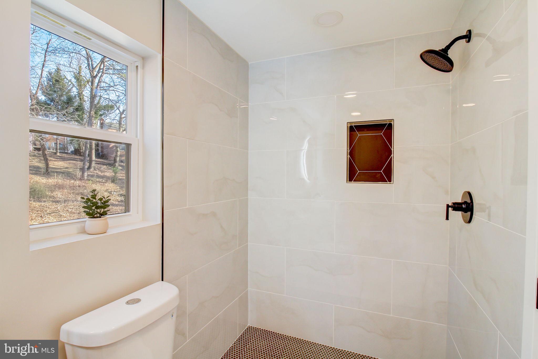 CAROLE HIGHLANDS - Residential