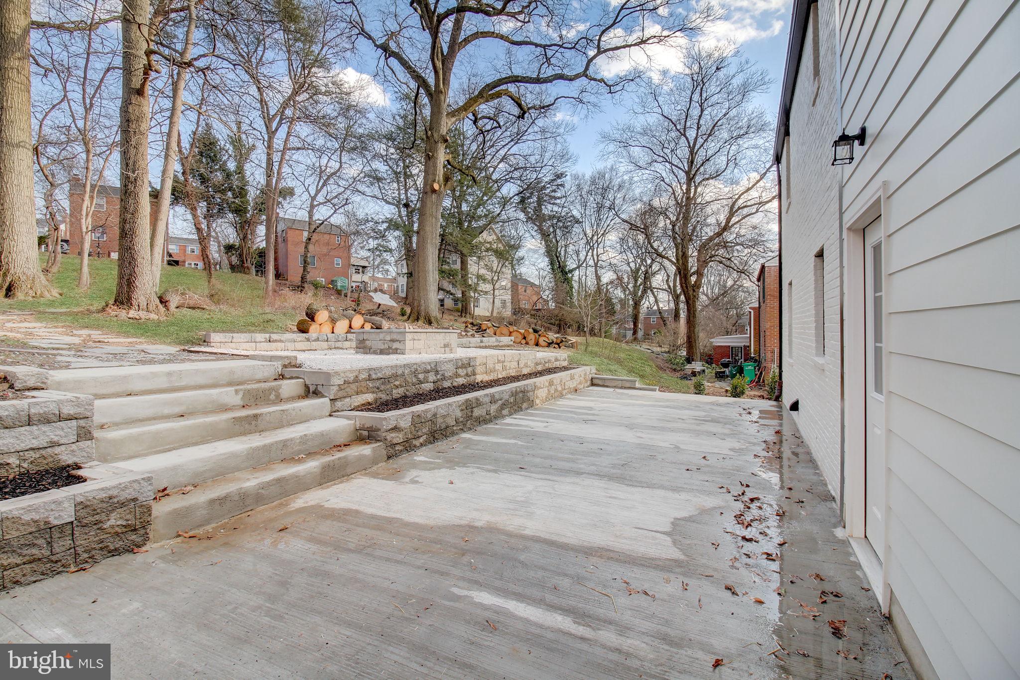 CAROLE HIGHLANDS - Residential