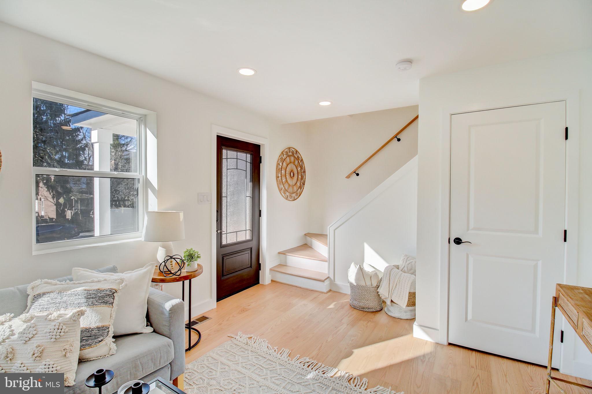 CAROLE HIGHLANDS - Residential