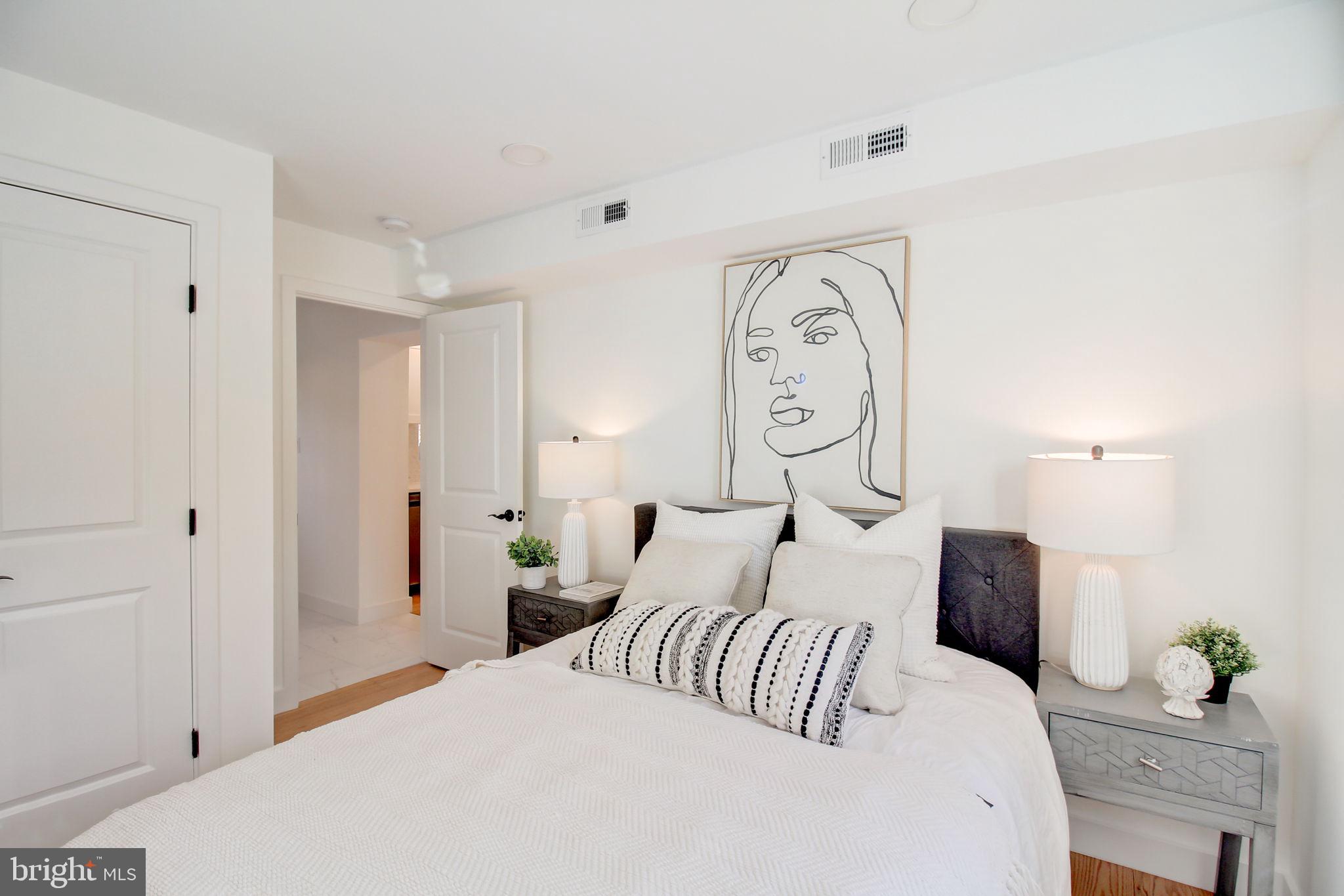 CAROLE HIGHLANDS - Residential