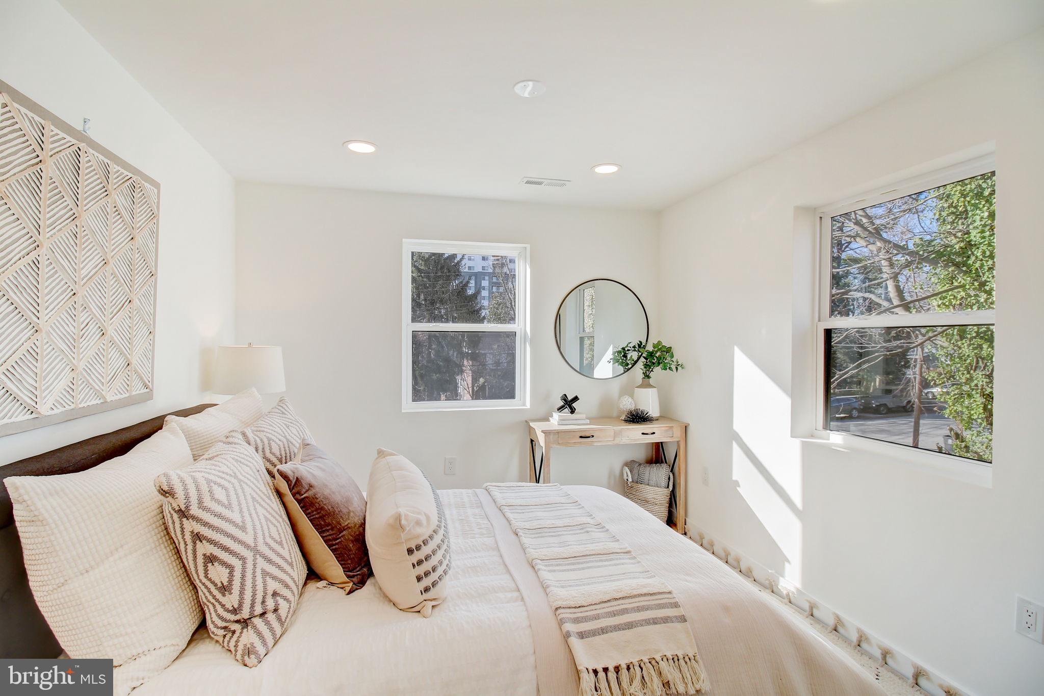 CAROLE HIGHLANDS - Residential