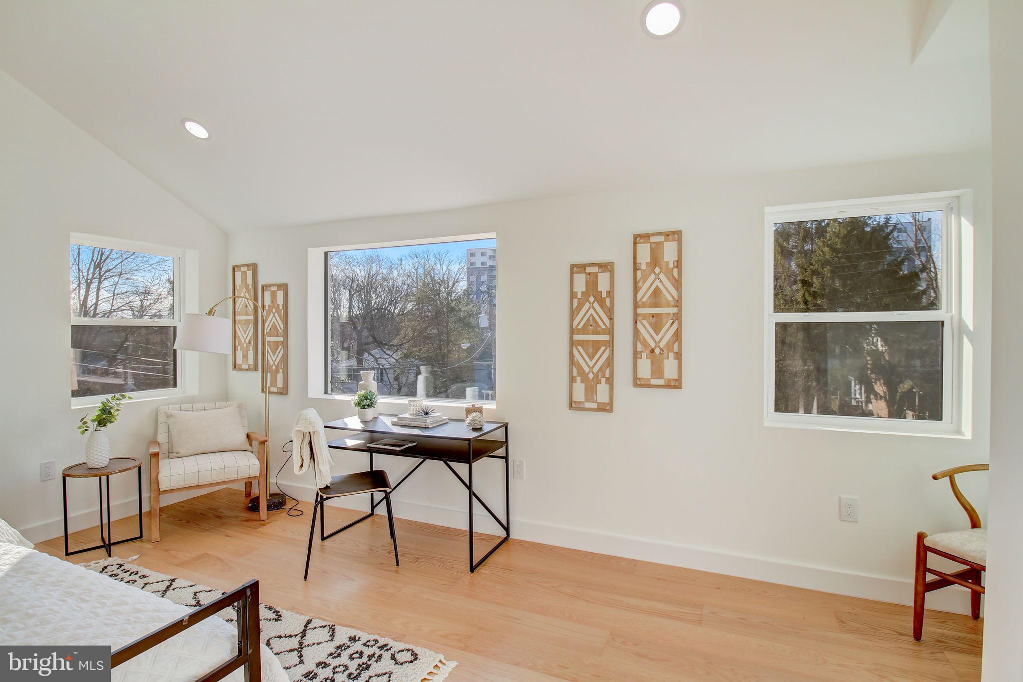 CAROLE HIGHLANDS - Residential