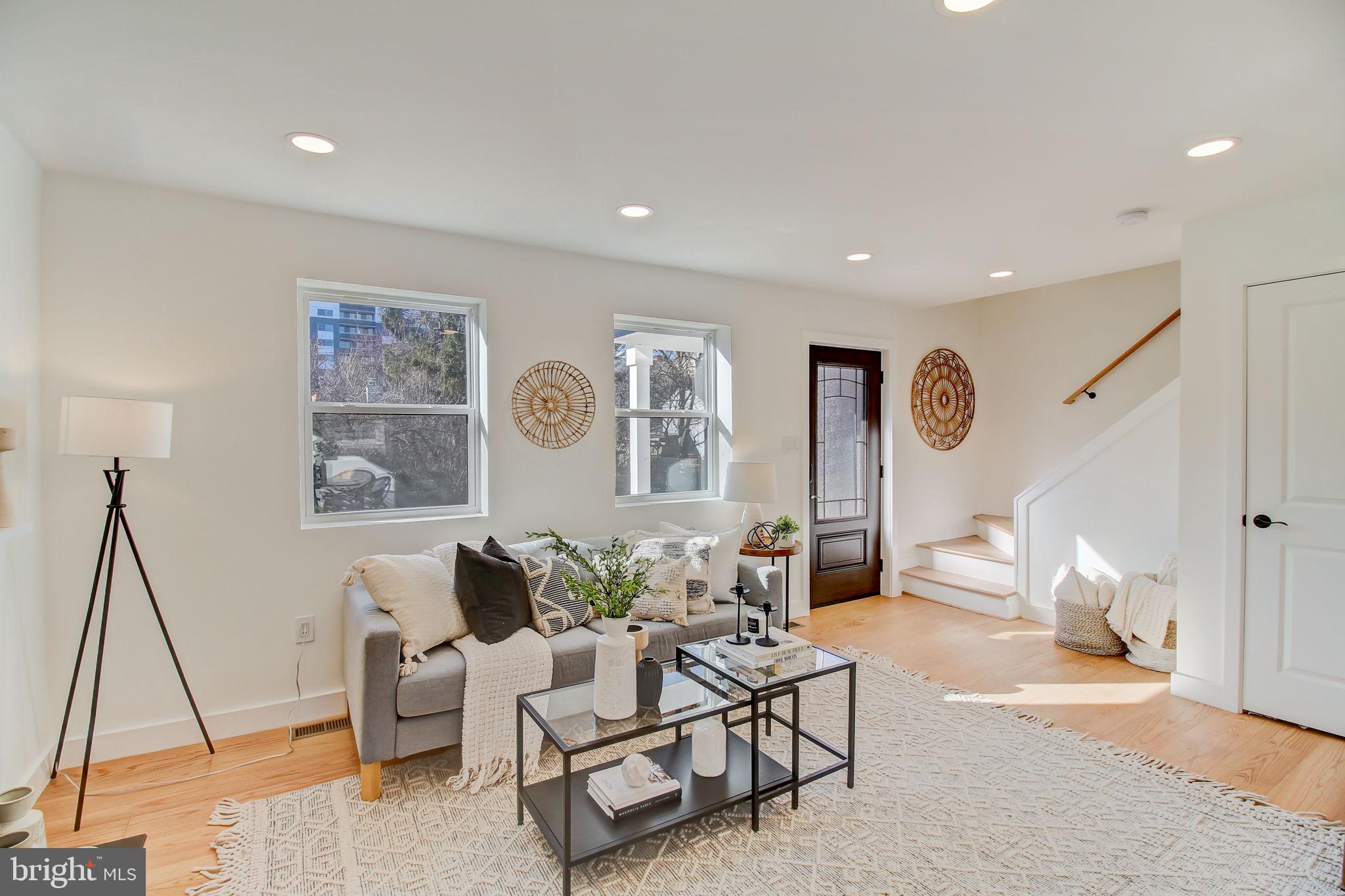 CAROLE HIGHLANDS - Residential