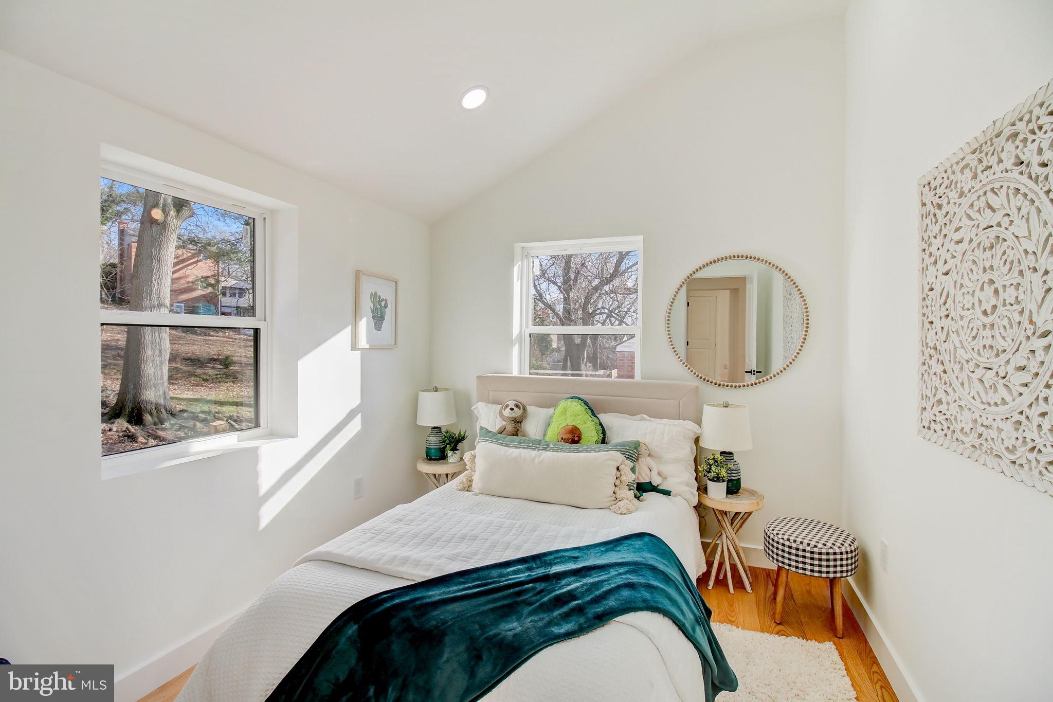 CAROLE HIGHLANDS - Residential