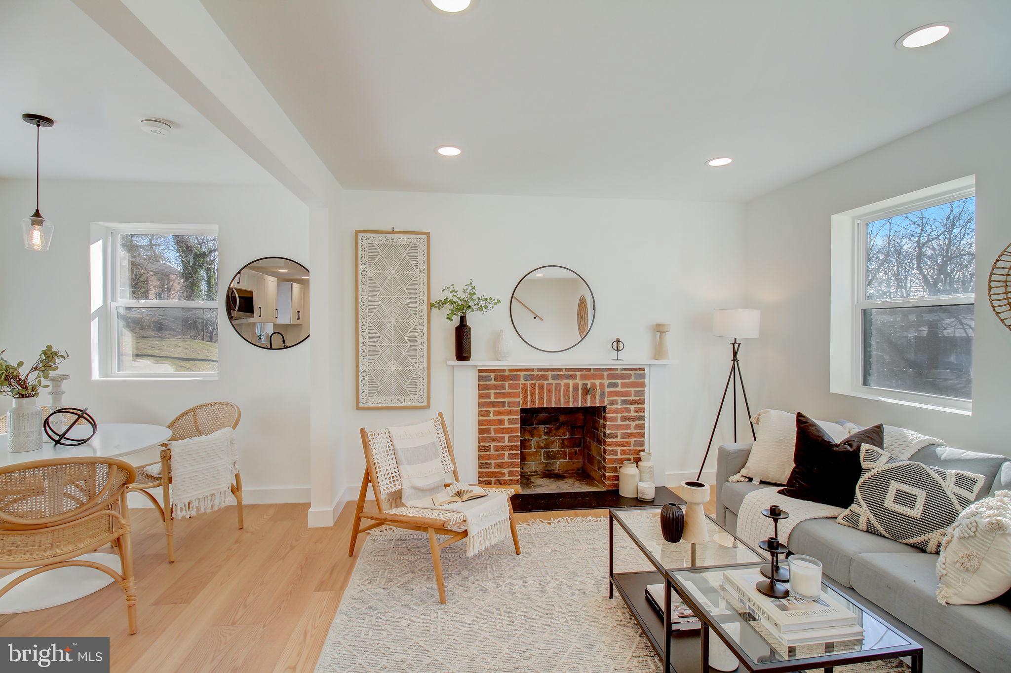 CAROLE HIGHLANDS - Residential