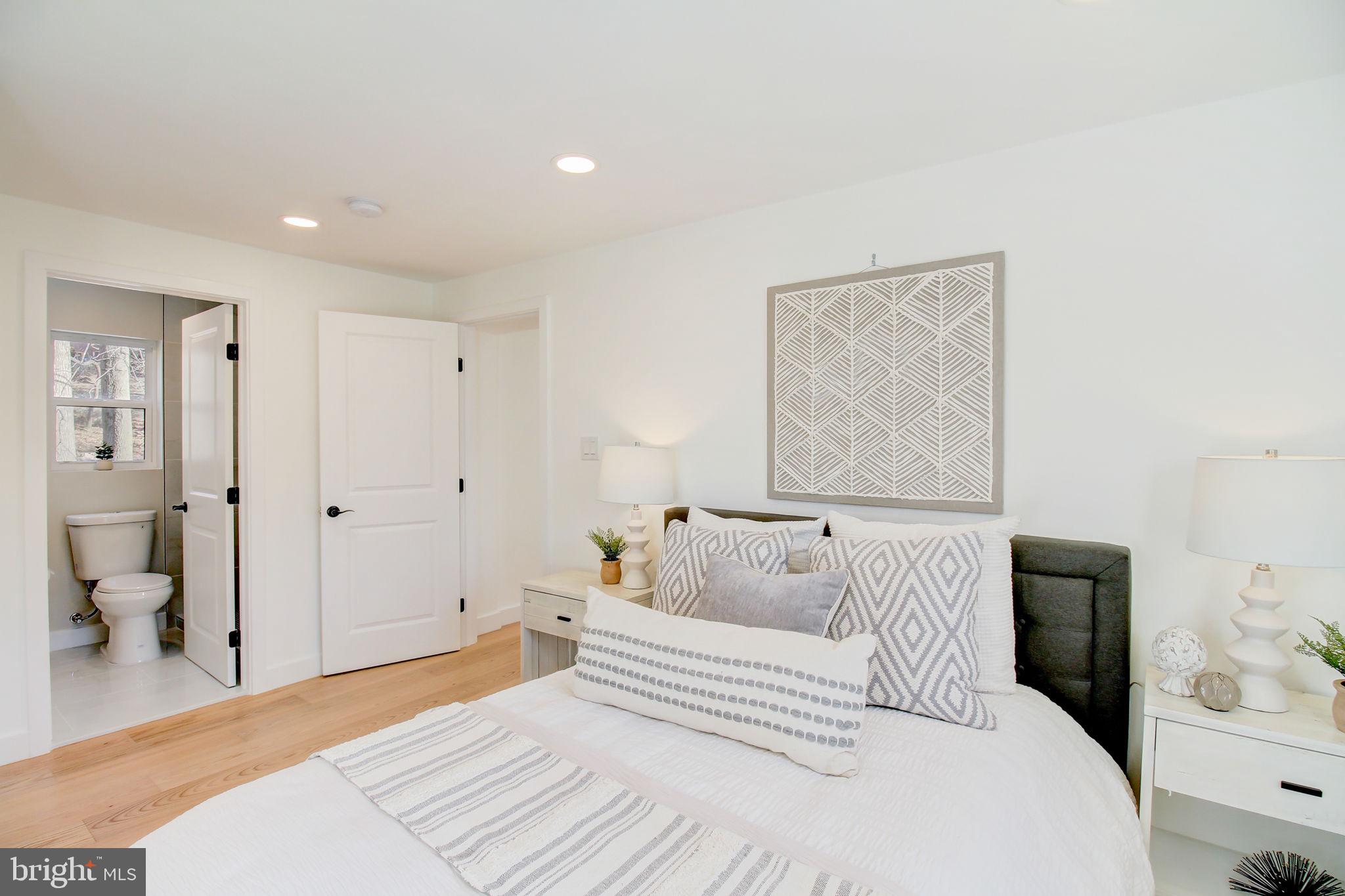 CAROLE HIGHLANDS - Residential