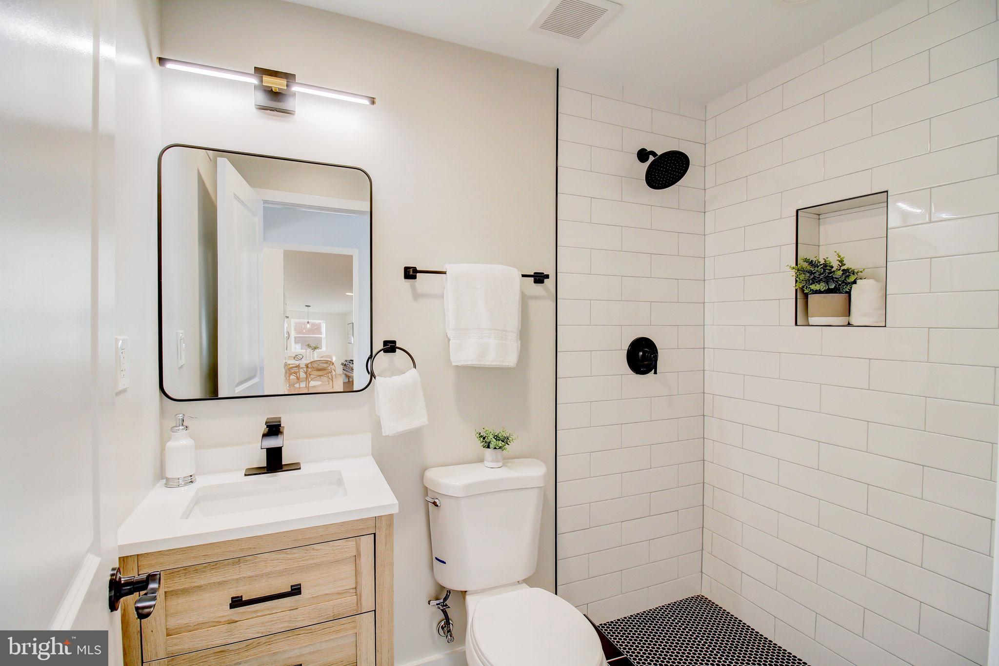 CAROLE HIGHLANDS - Residential