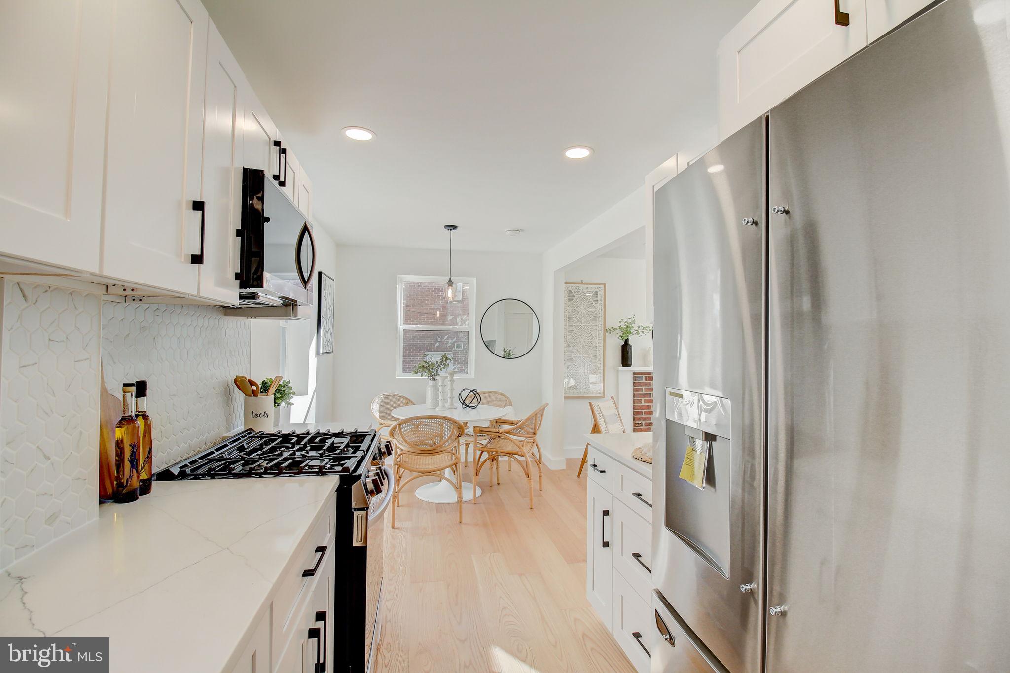 CAROLE HIGHLANDS - Residential