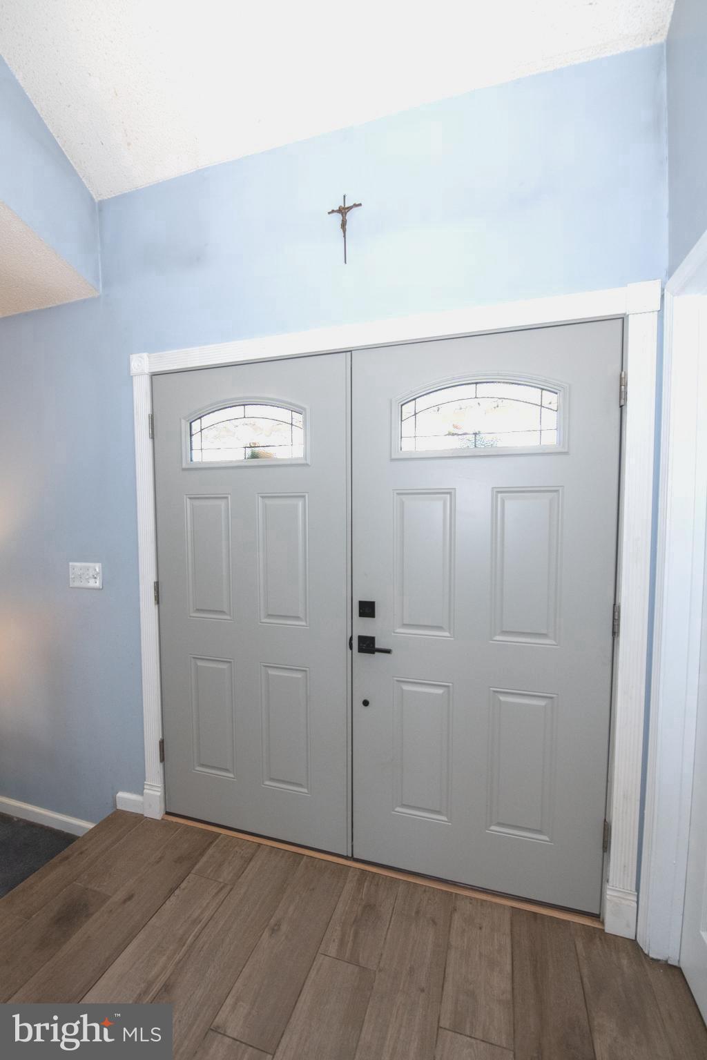 VILLAGE GREENE - Residential