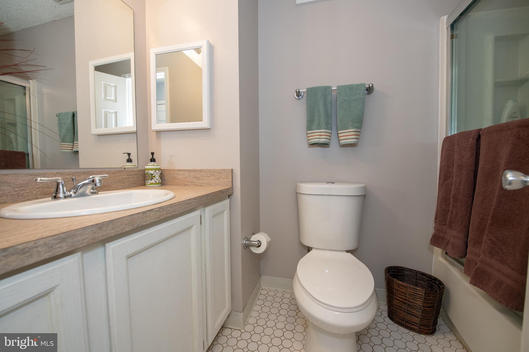 VILLAGE GREENE - Residential