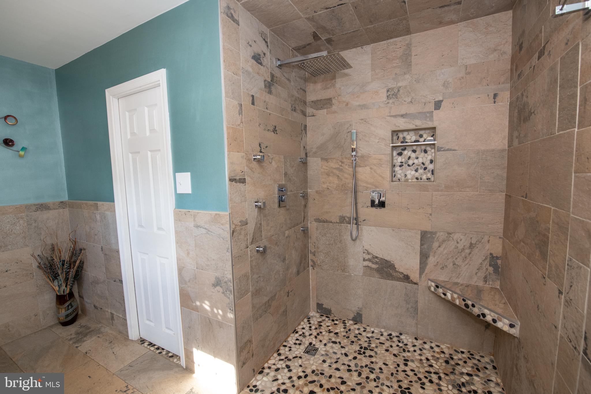 VILLAGE GREENE - Residential