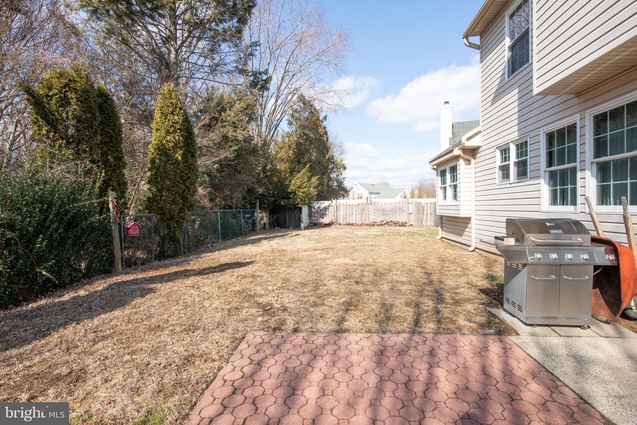 VILLAGE GREENE - Residential