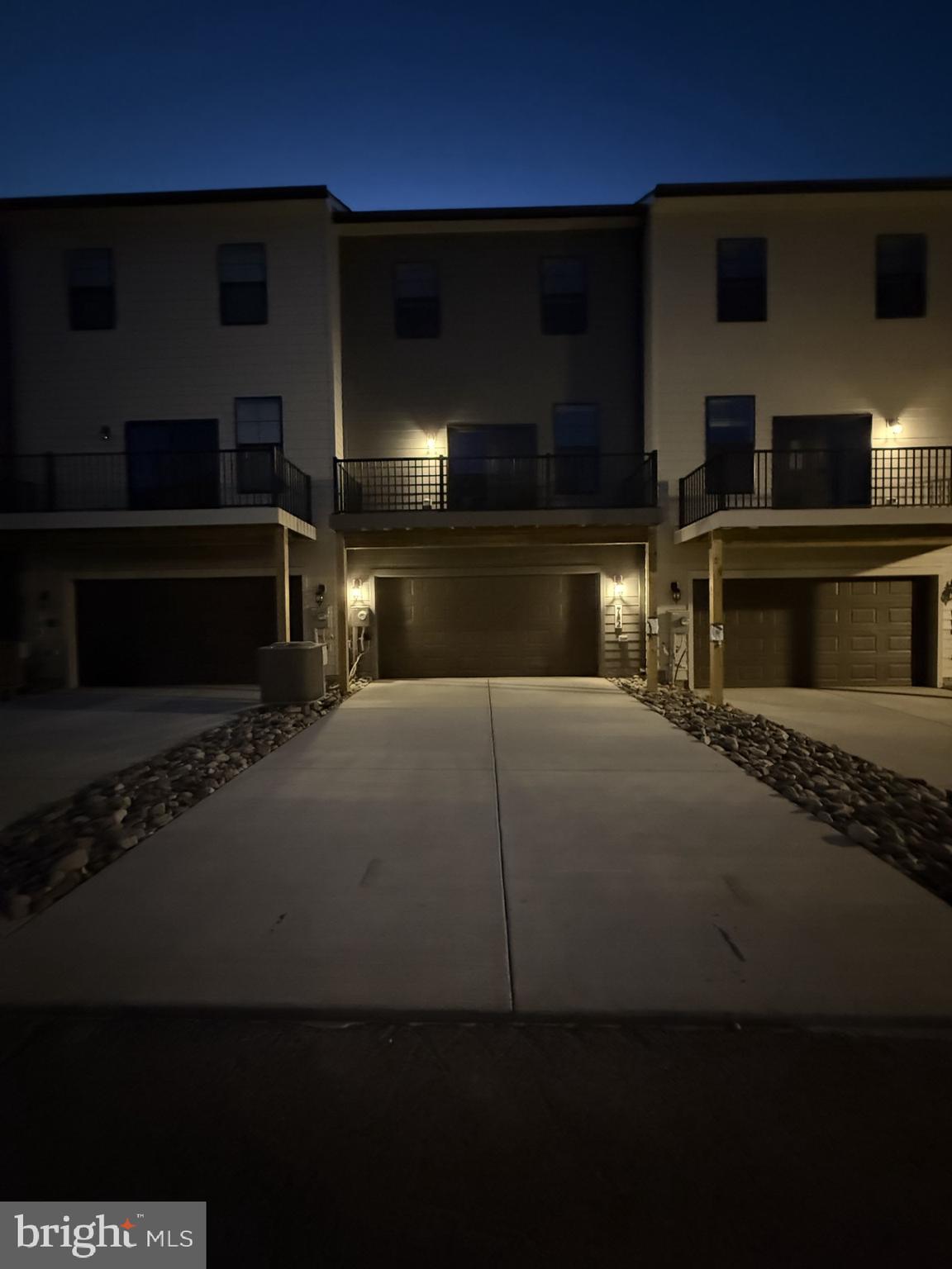 RENN QUARTER - Residential Lease