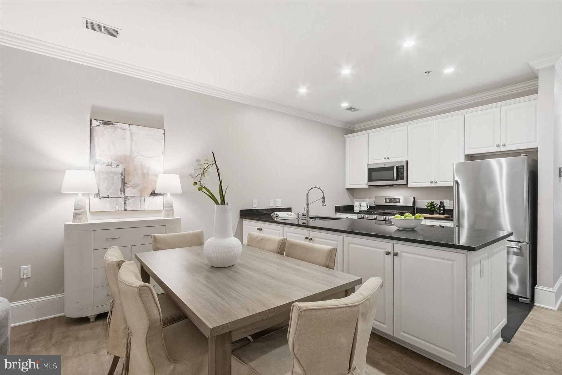 CAPITOL HILL - Residential