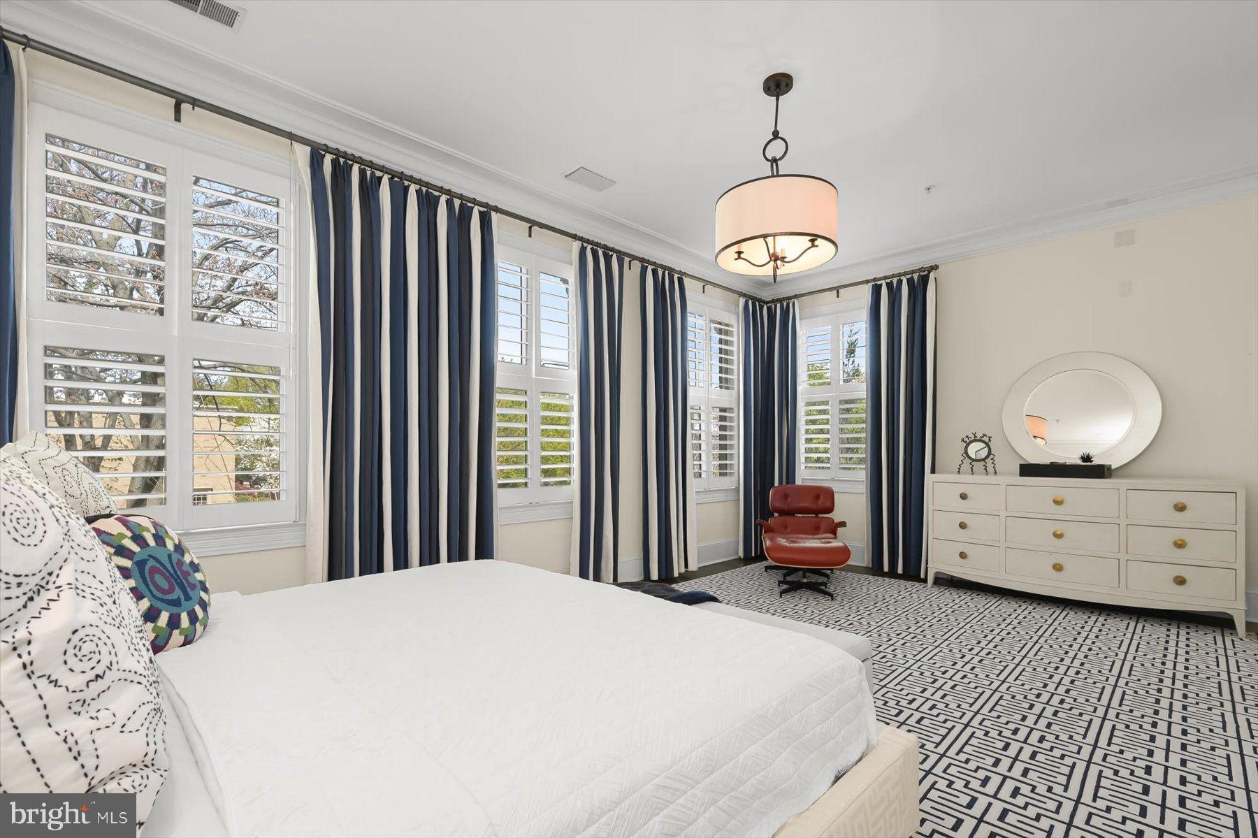 CAPITOL HILL - Residential