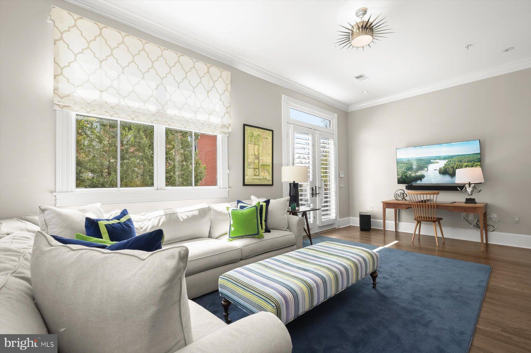 CAPITOL HILL - Residential
