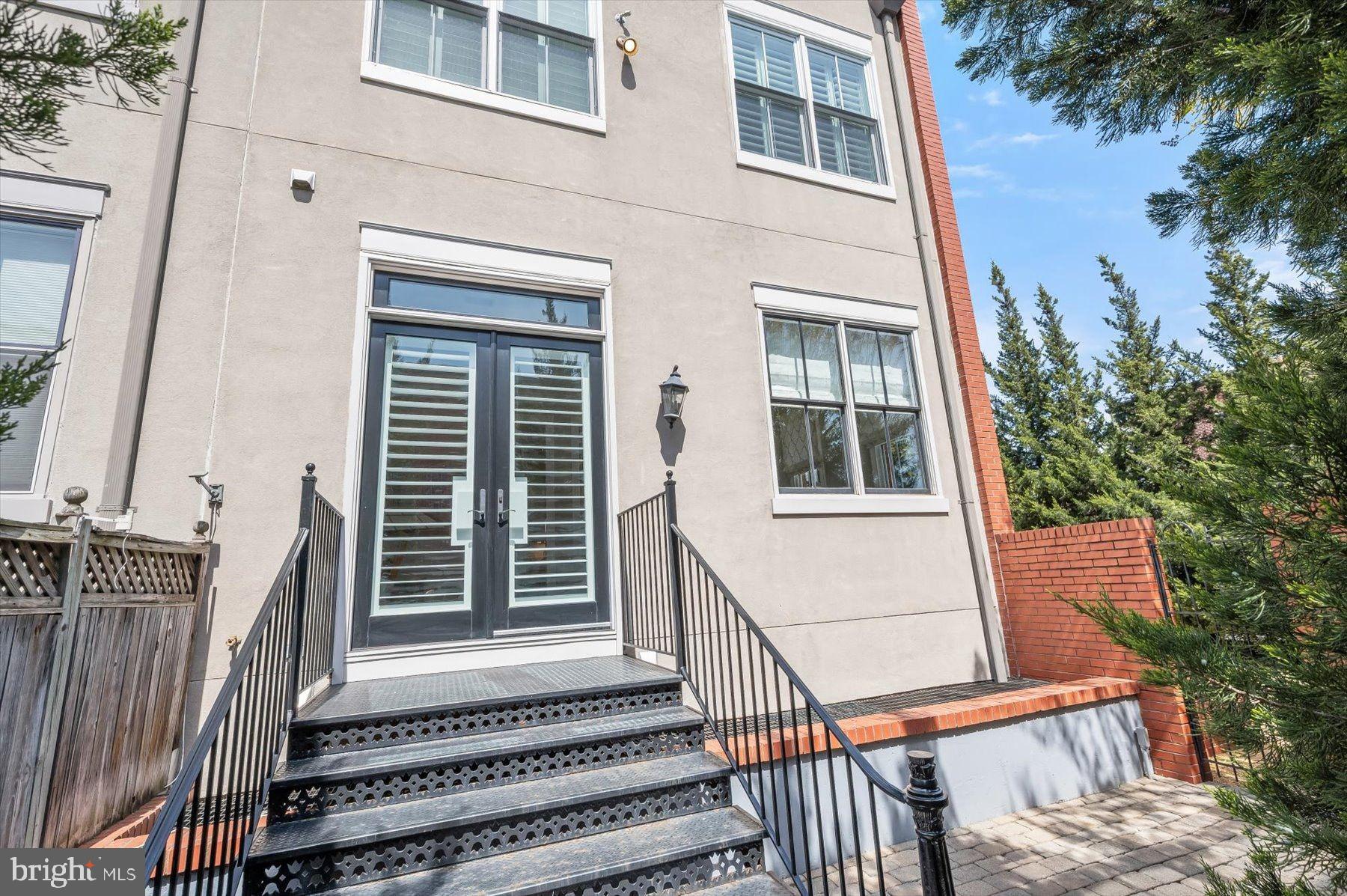 CAPITOL HILL - Residential
