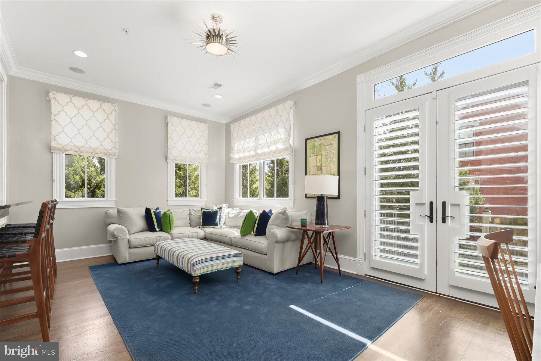 CAPITOL HILL - Residential