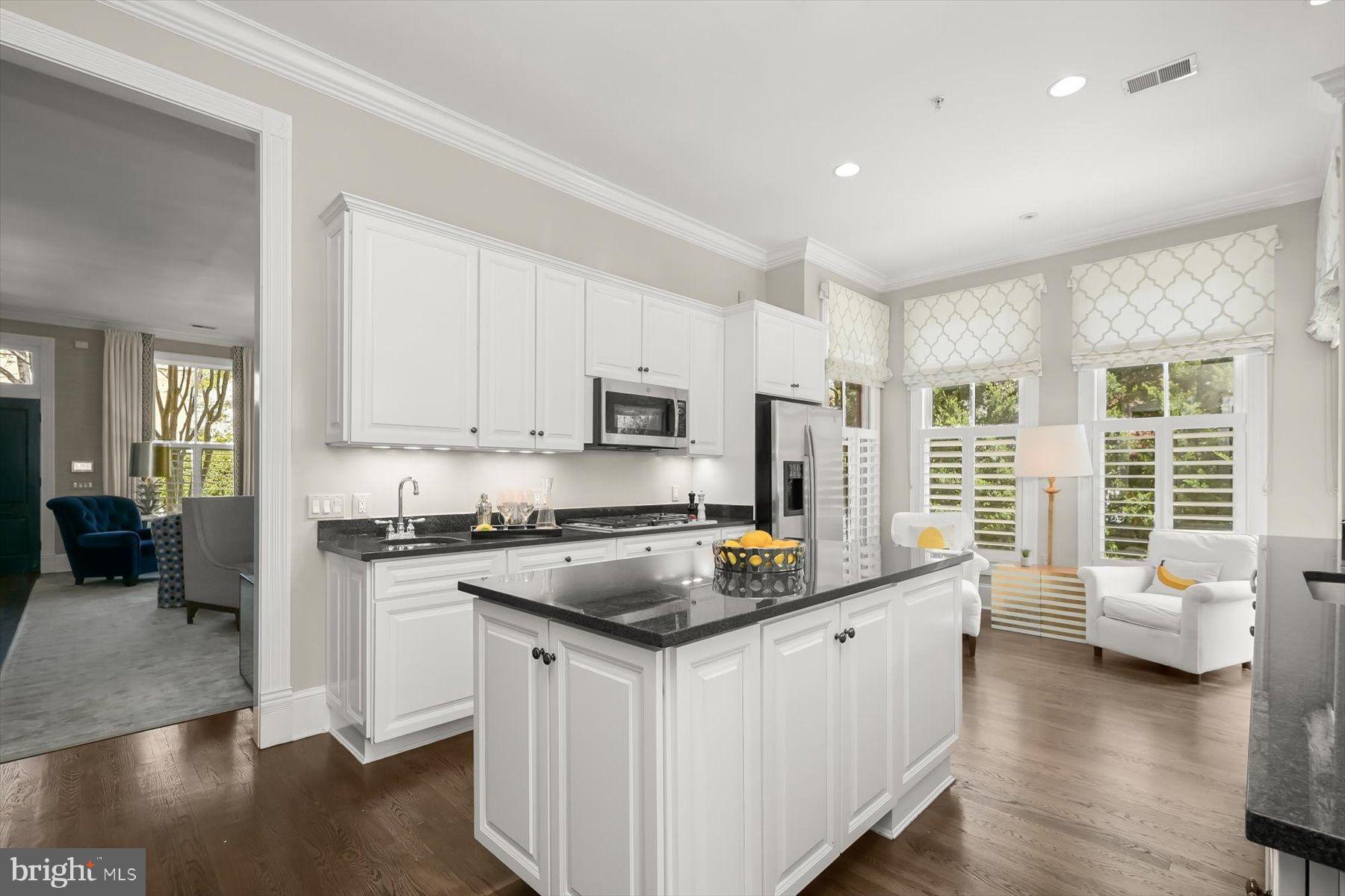 CAPITOL HILL - Residential