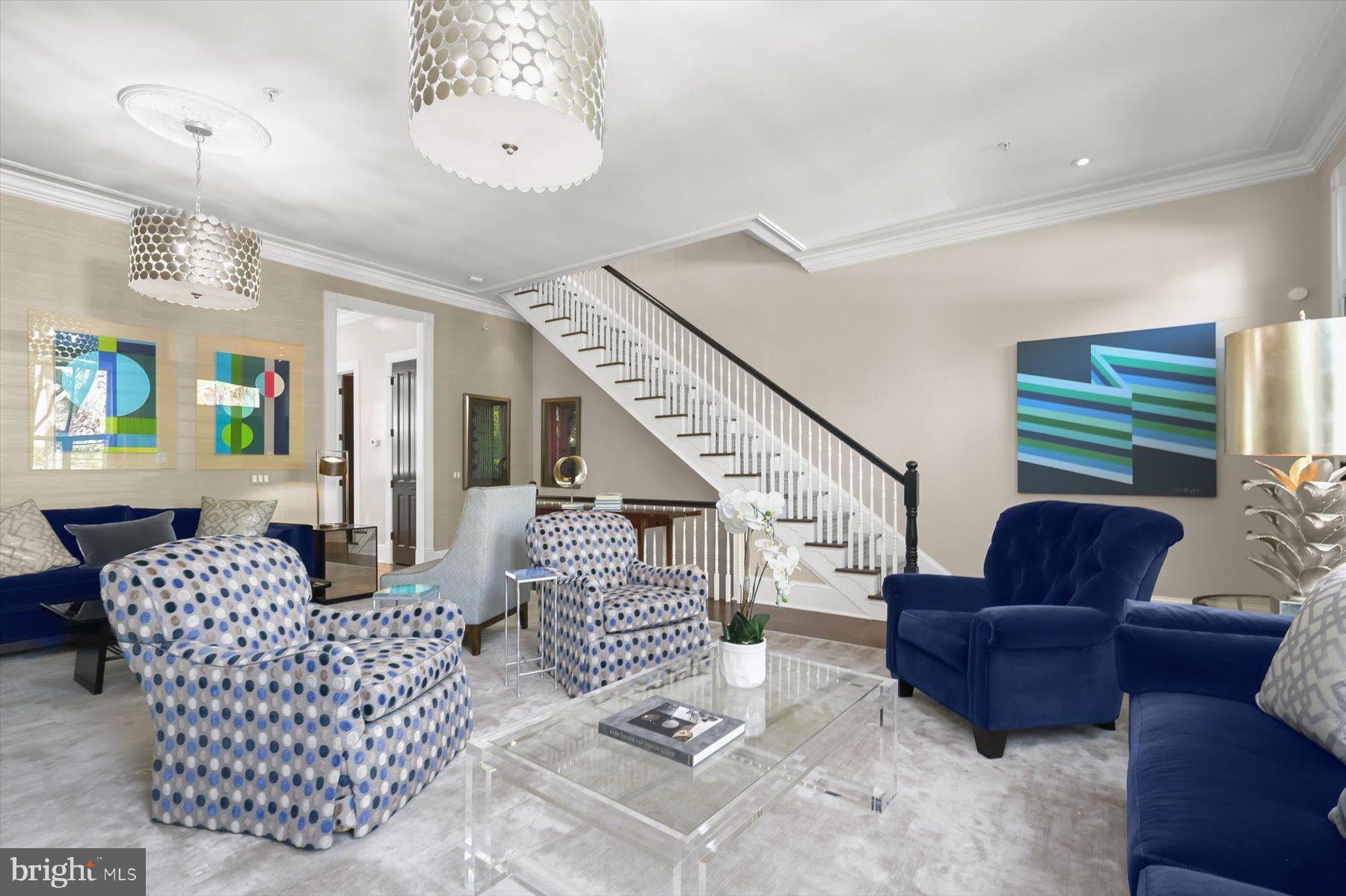 CAPITOL HILL - Residential