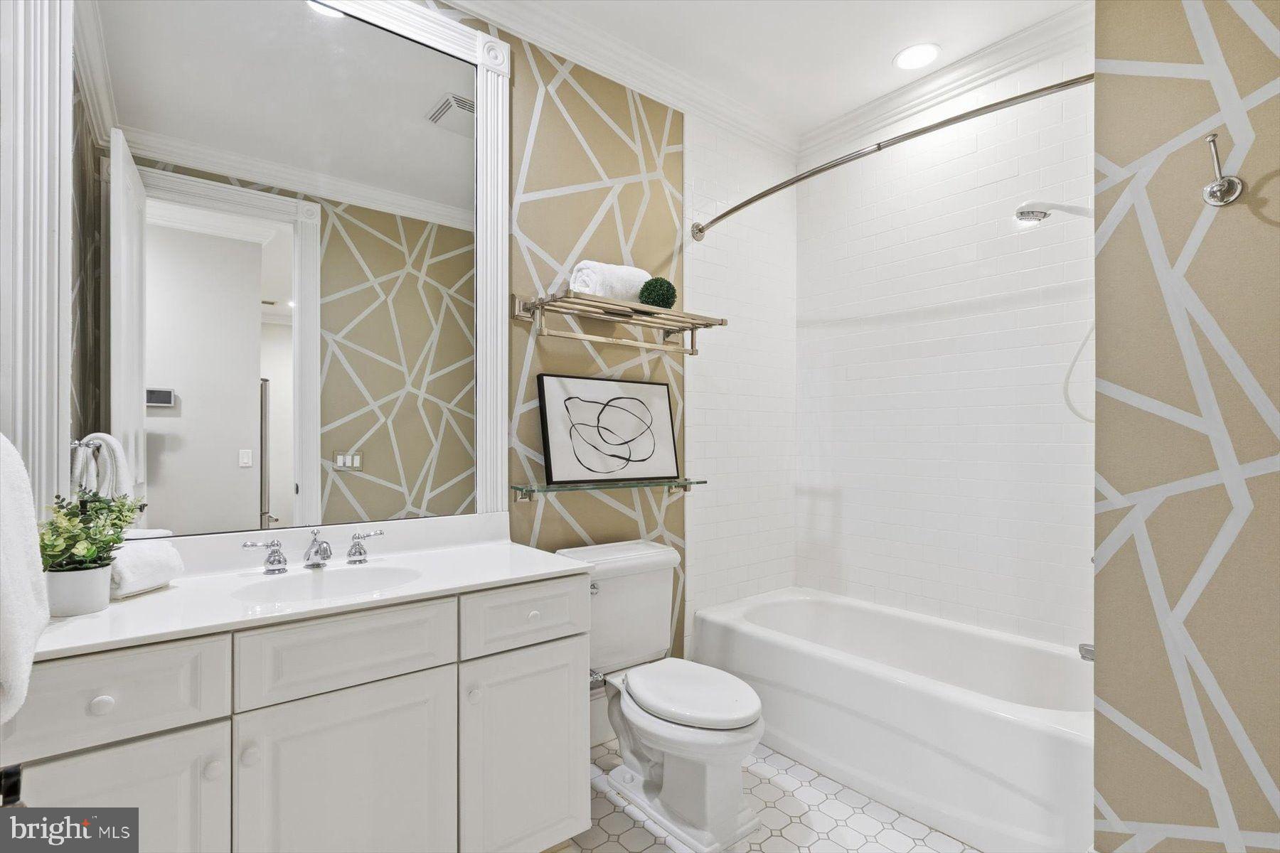 CAPITOL HILL - Residential