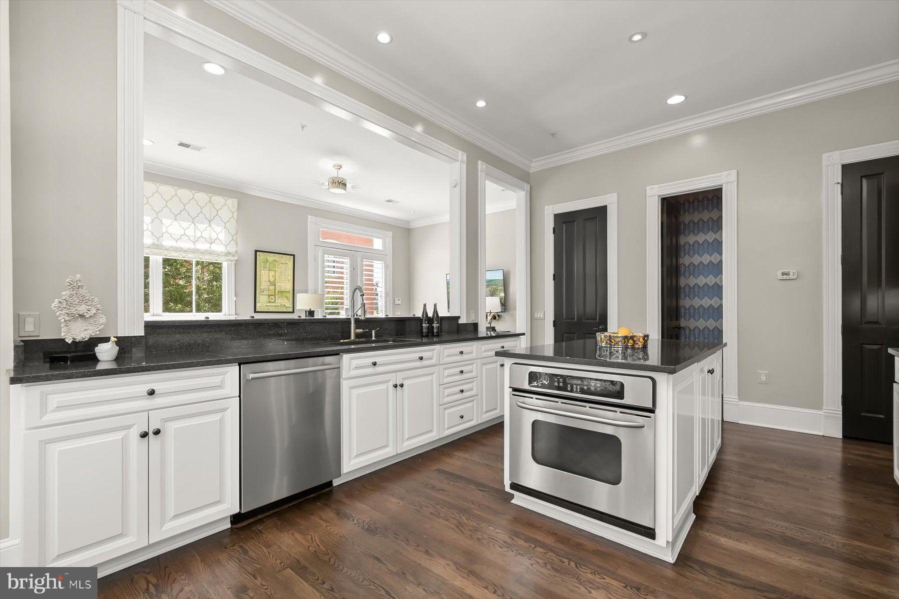 CAPITOL HILL - Residential