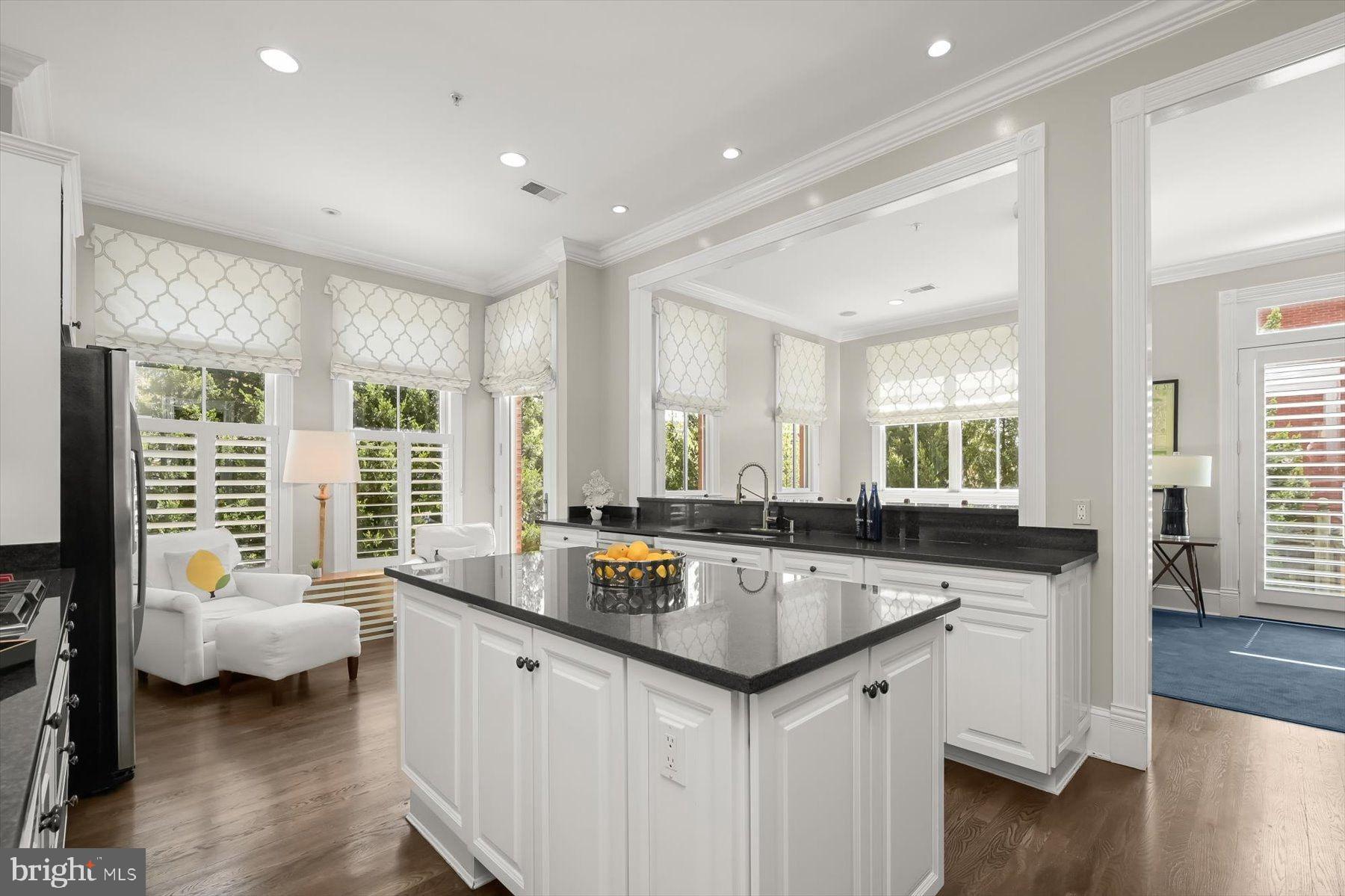 CAPITOL HILL - Residential