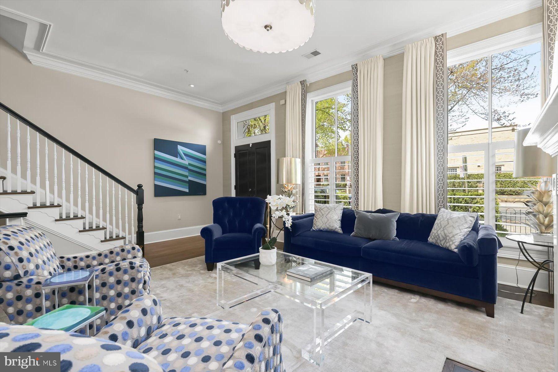 CAPITOL HILL - Residential