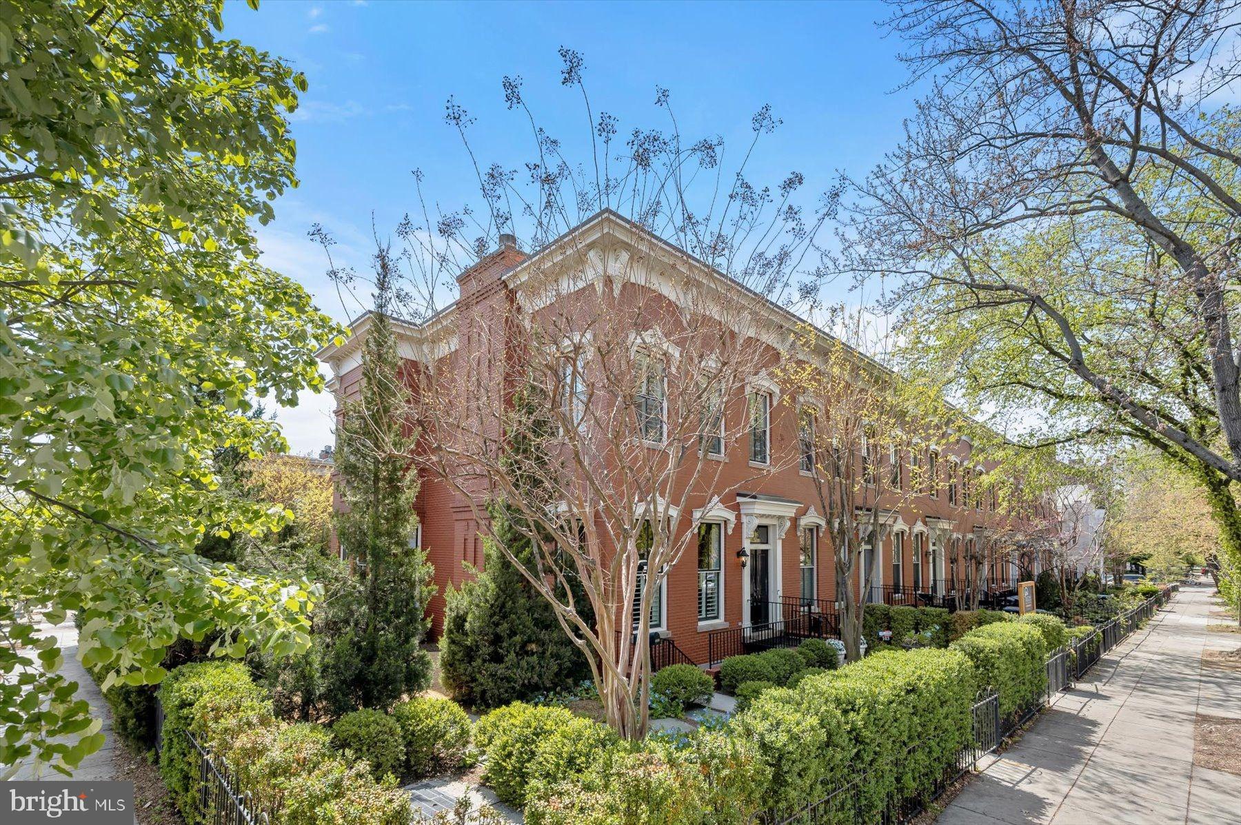 CAPITOL HILL - Residential