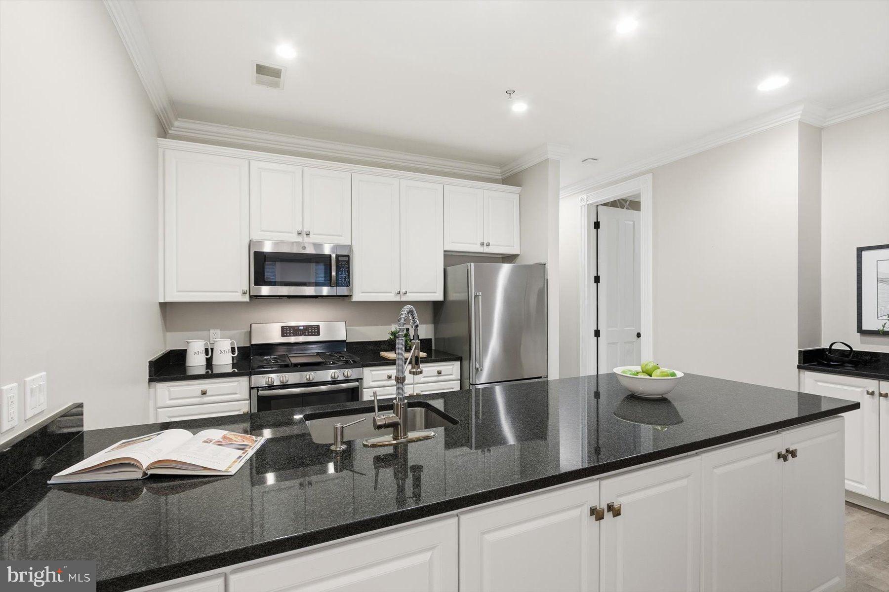 CAPITOL HILL - Residential
