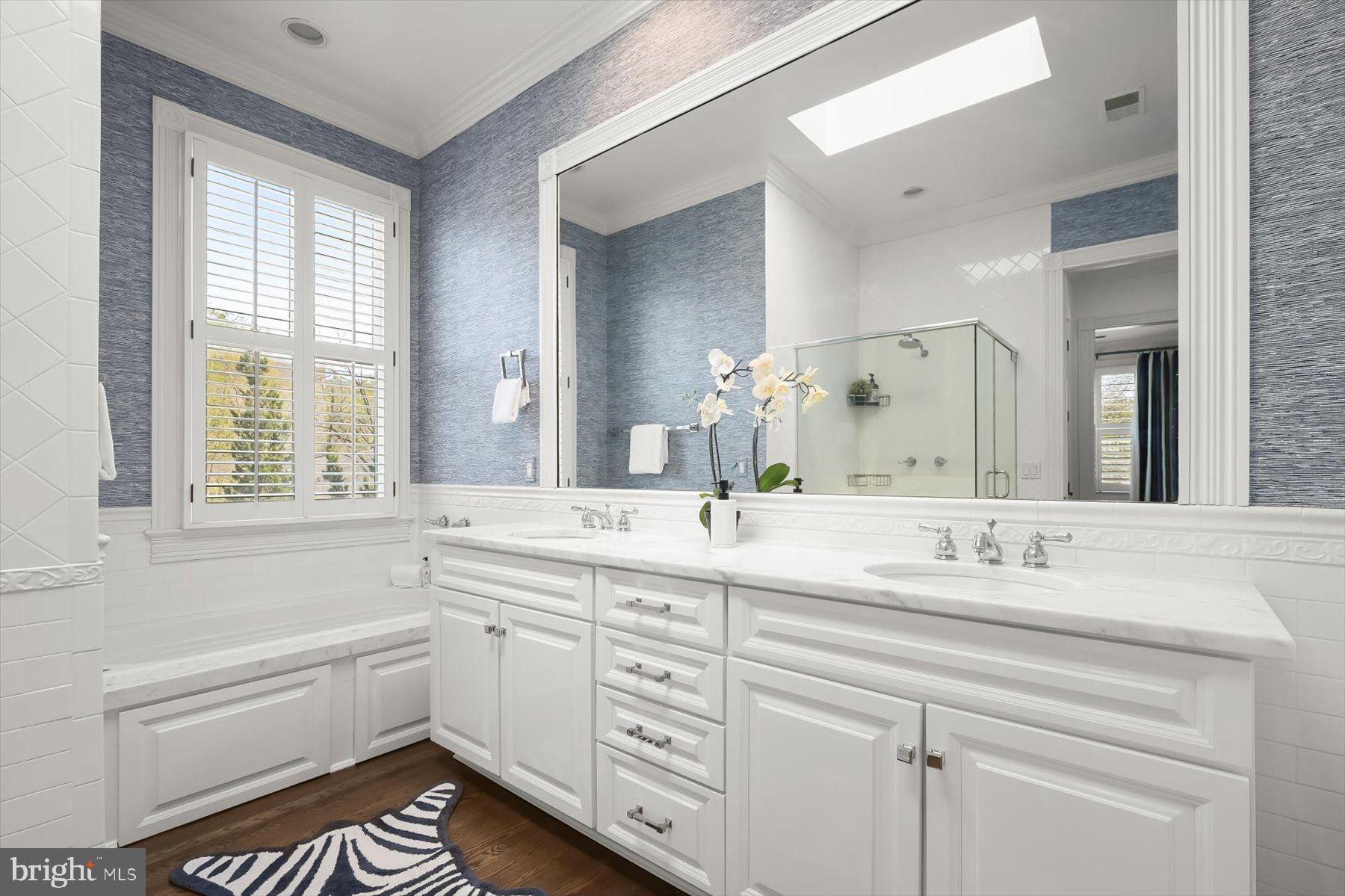 CAPITOL HILL - Residential