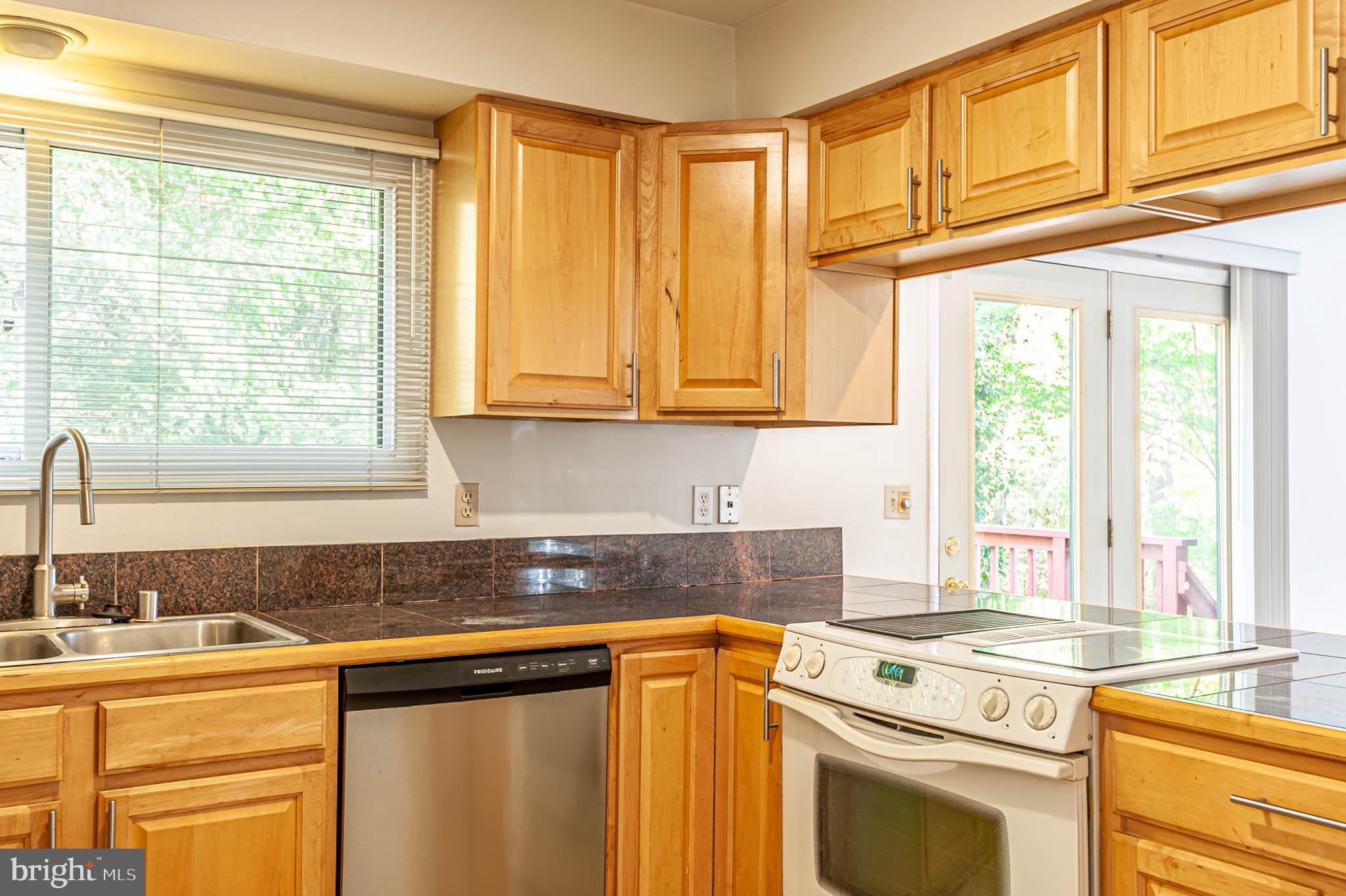 GEORGETOWN GROVE - Residential