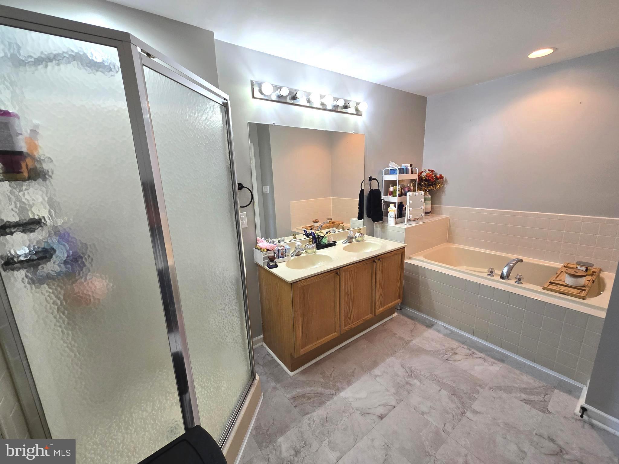 THE FAIRWAYS AT STONEBRIDGE - Residential