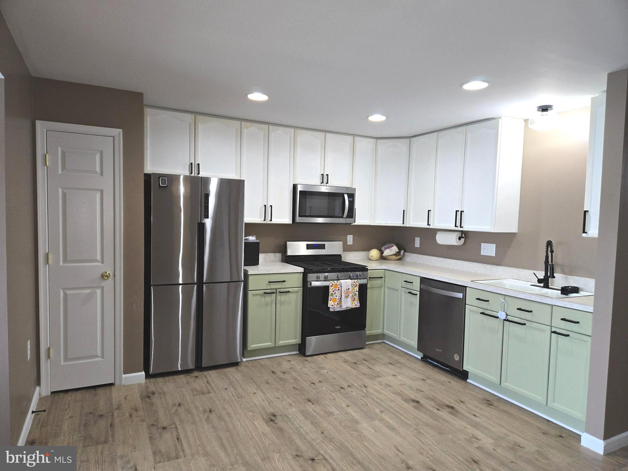 THE FAIRWAYS AT STONEBRIDGE - Residential