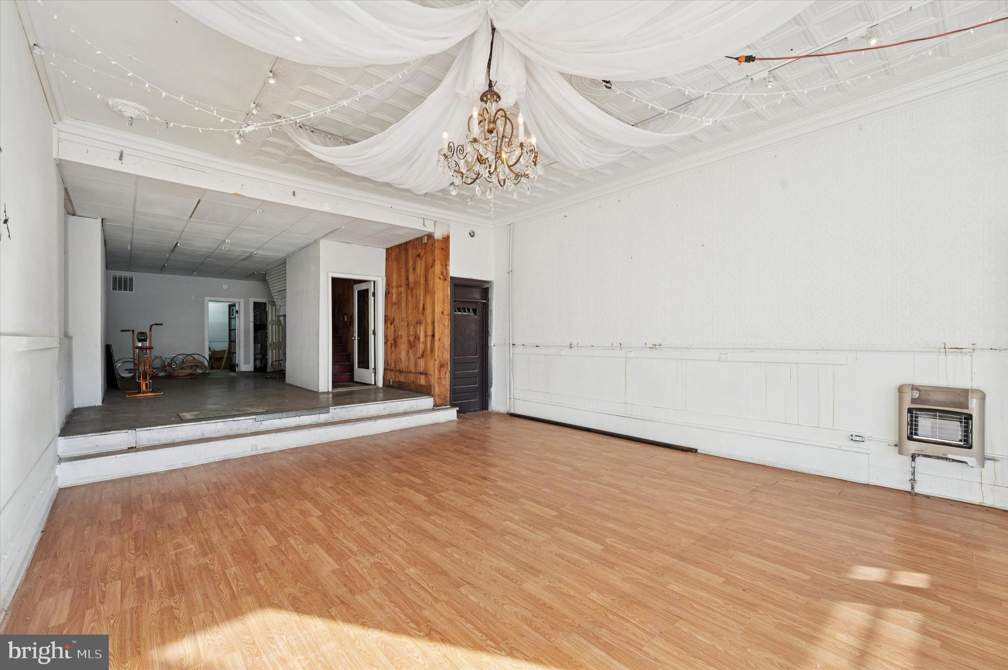 4311 LANCASTER AVENUE