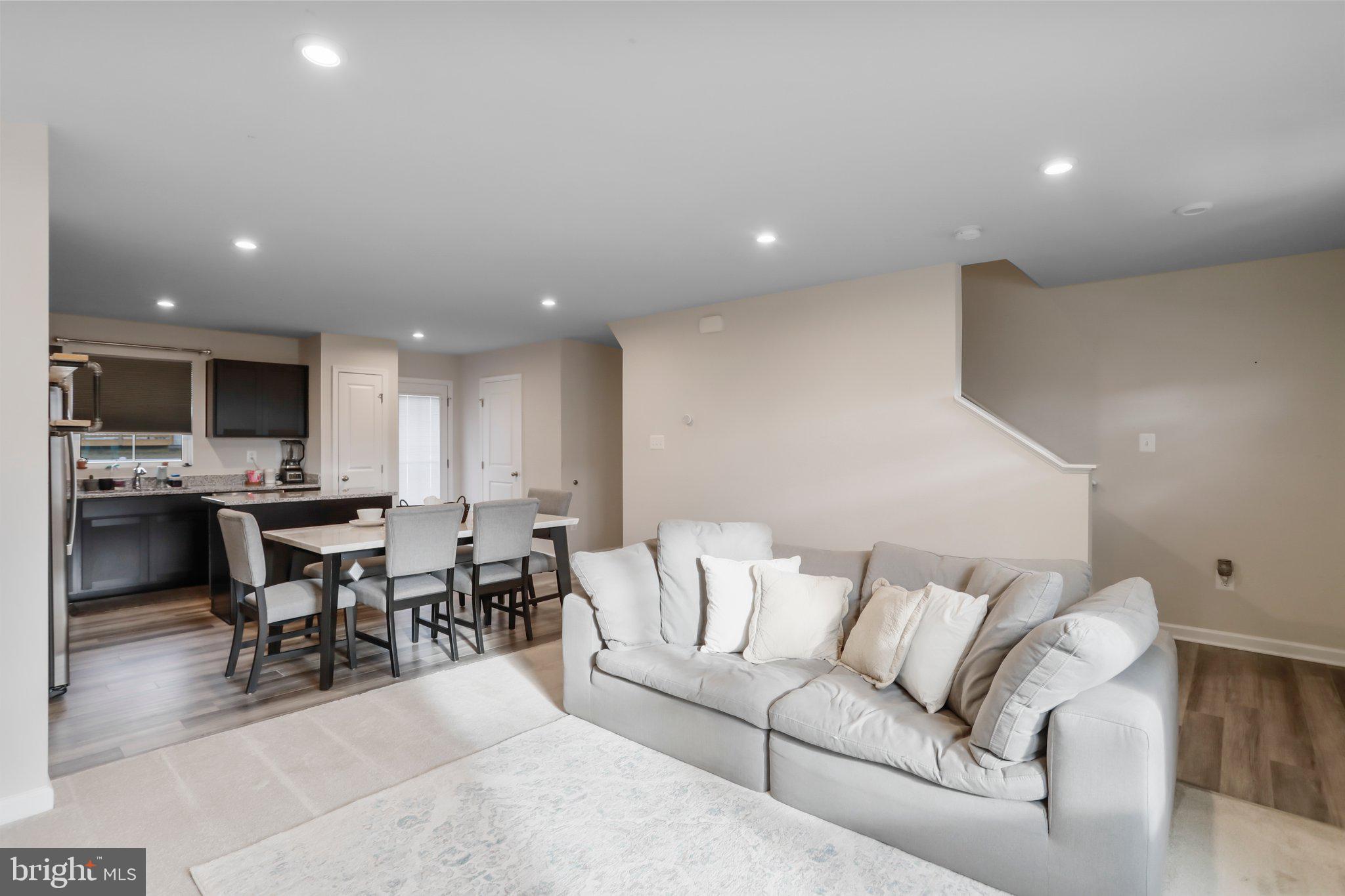 CARDINAL POINTE - Residential