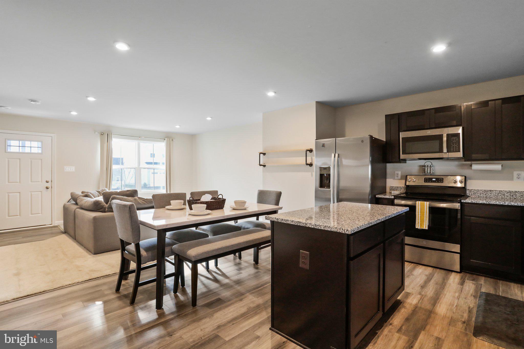 CARDINAL POINTE - Residential