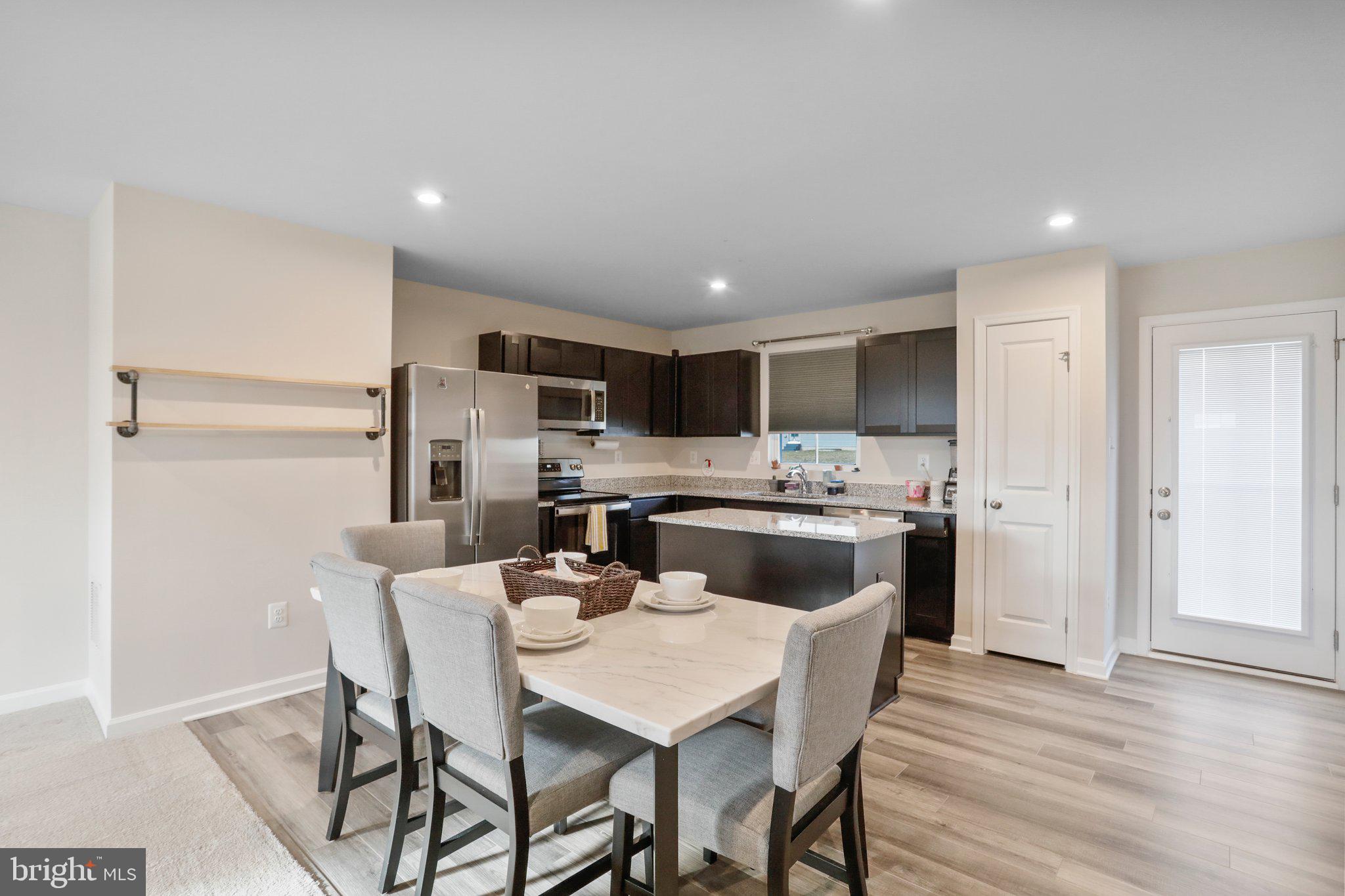 CARDINAL POINTE - Residential