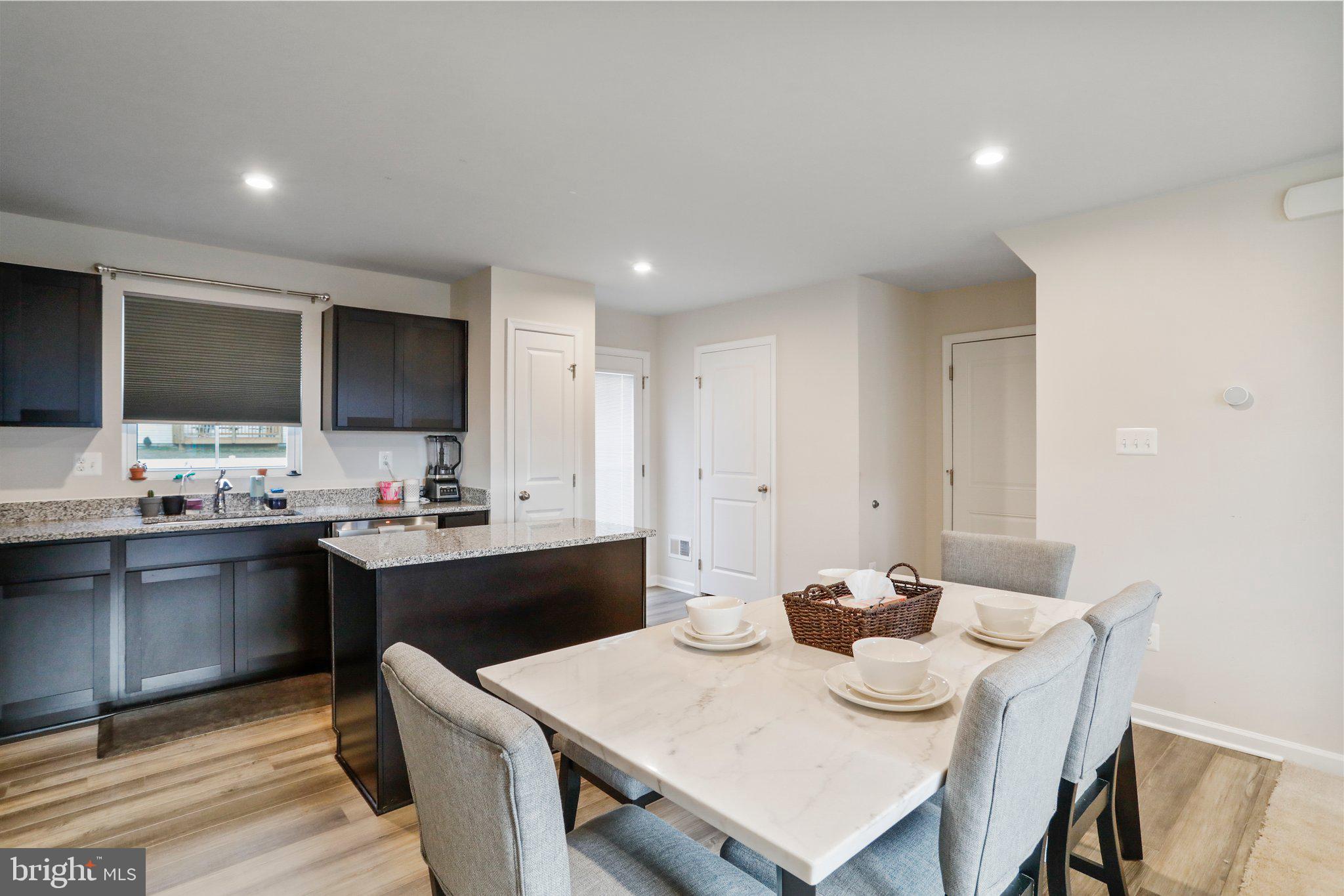 CARDINAL POINTE - Residential